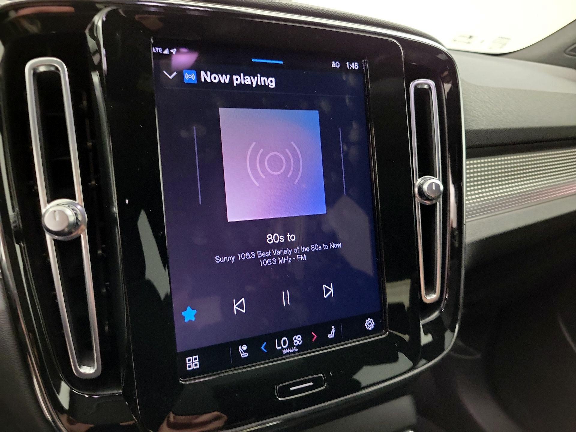 Thumbnail: 2021 Volvo XC40 - 13