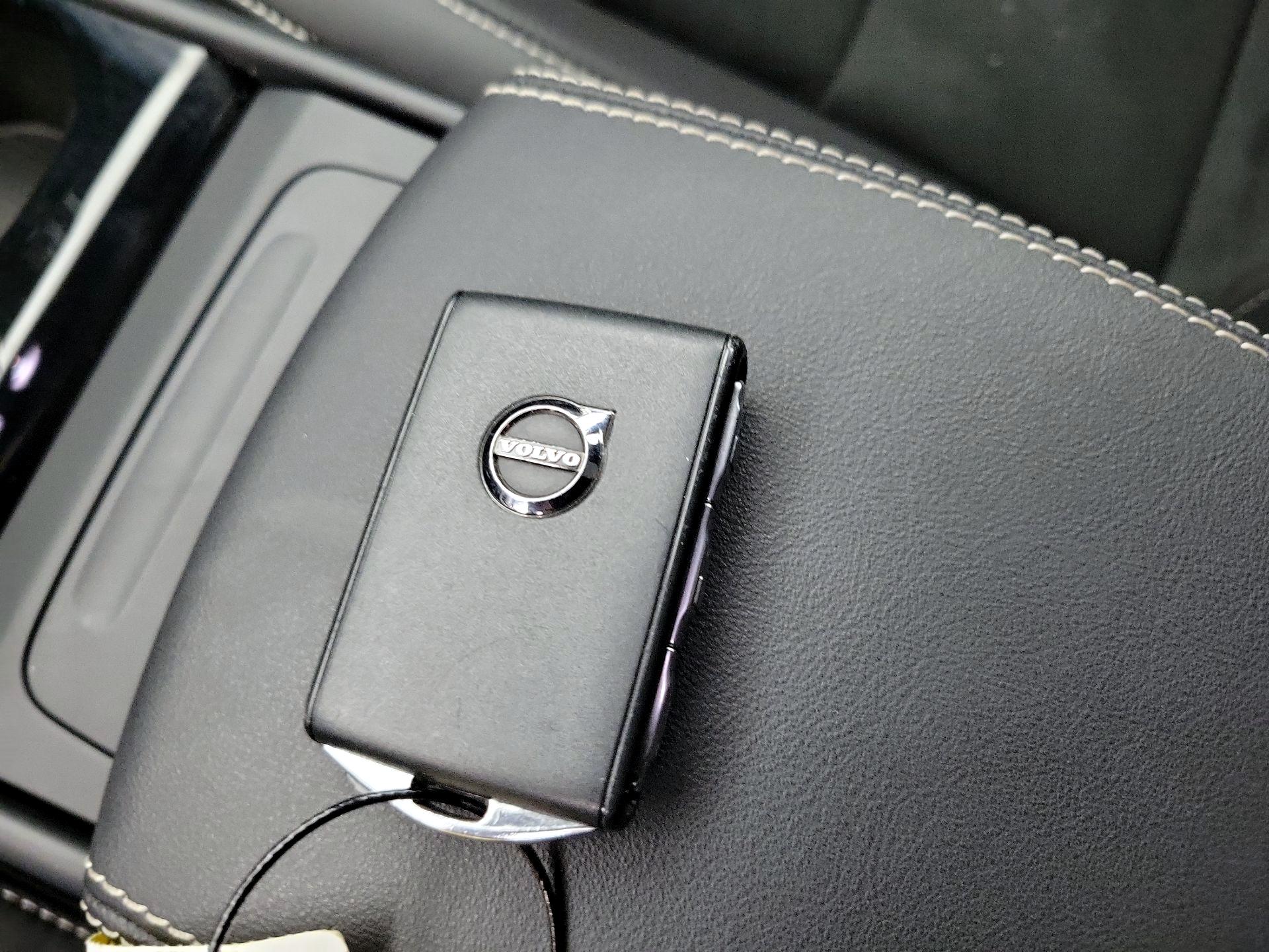 Thumbnail: 2021 Volvo XC40 - 20