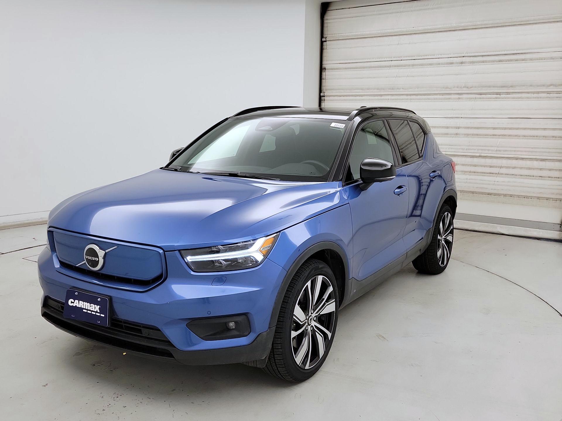 Thumbnail: 2021 Volvo XC40 - 3