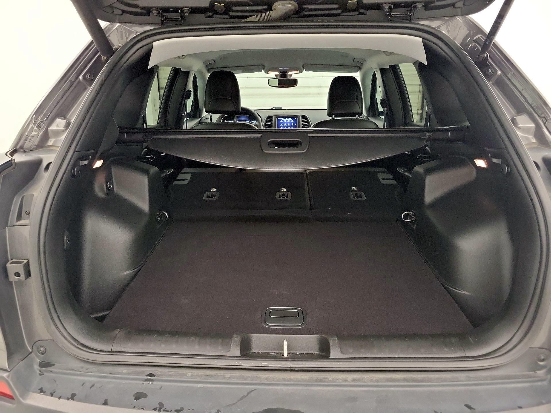 Thumbnail: 2019 Jeep Cherokee - 19