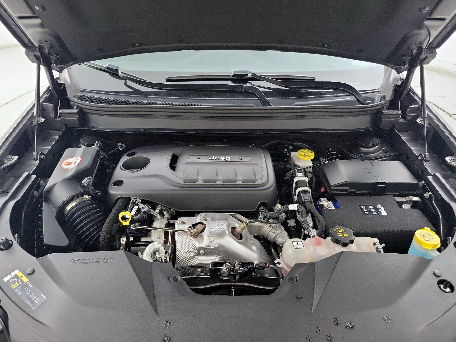 Thumbnail: 2019 Jeep Cherokee - 20