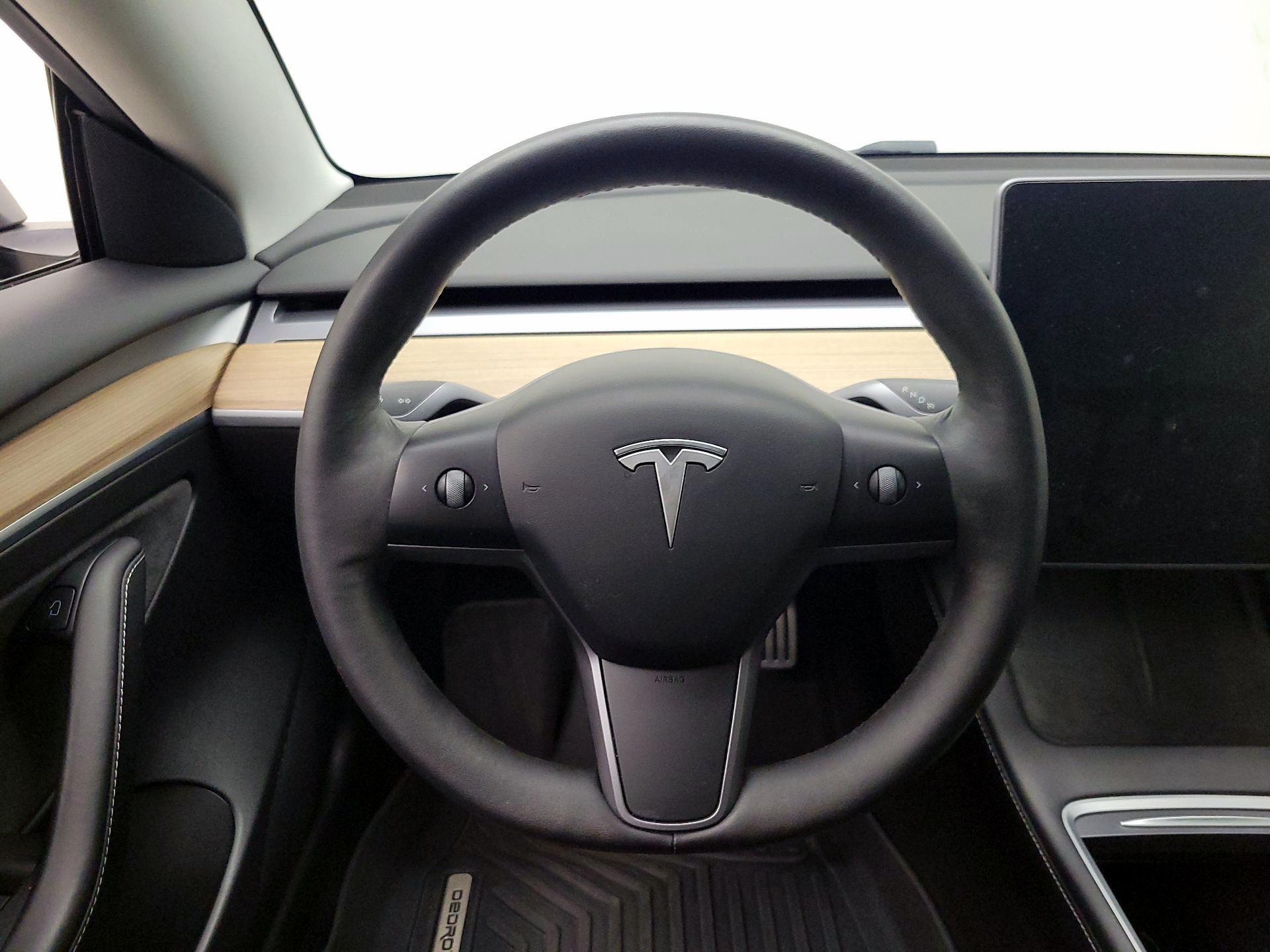 Thumbnail: 2021 Tesla Model 3 - 10