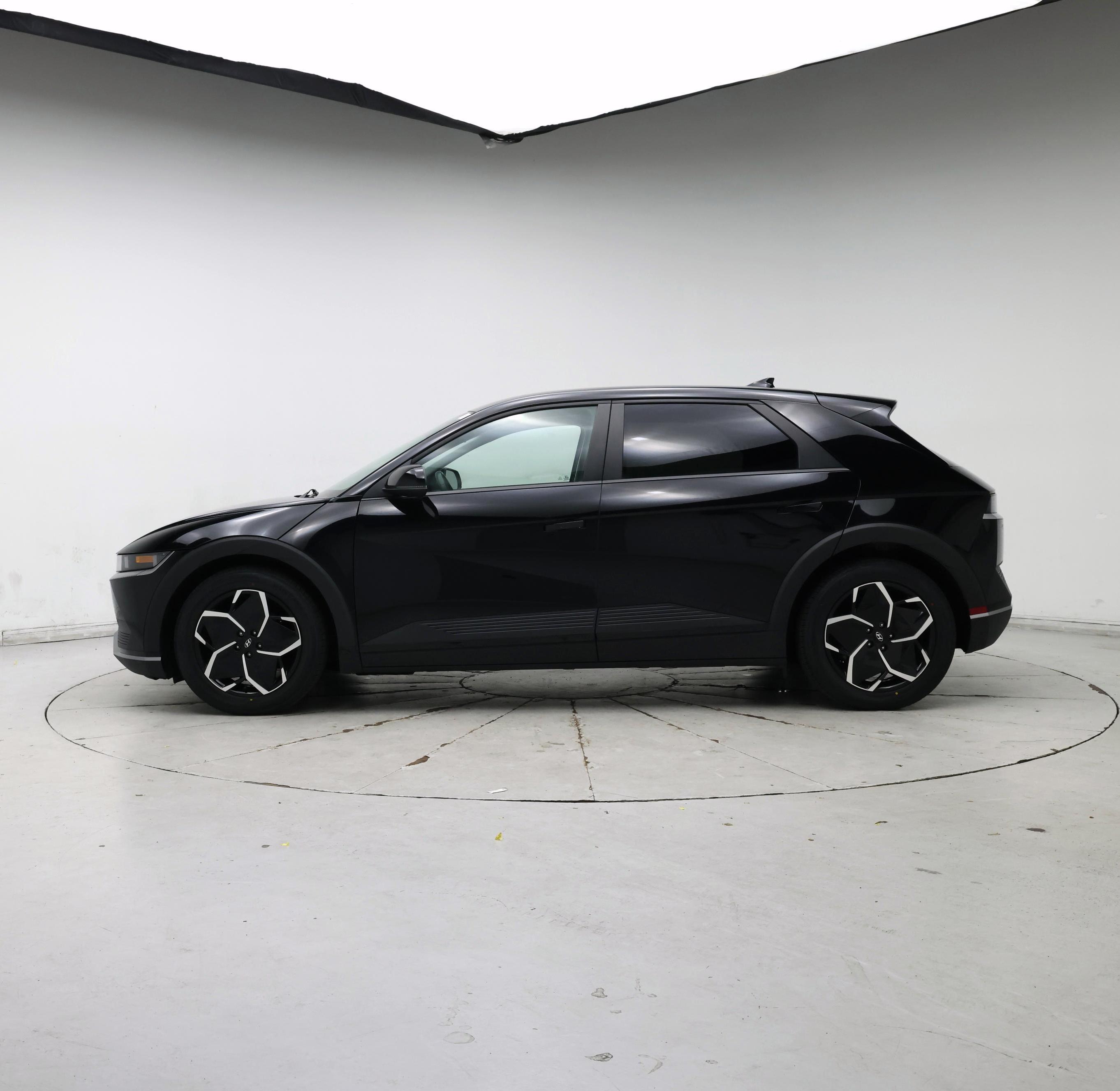 Thumbnail: 2022 Hyundai Ioniq 5 - 3