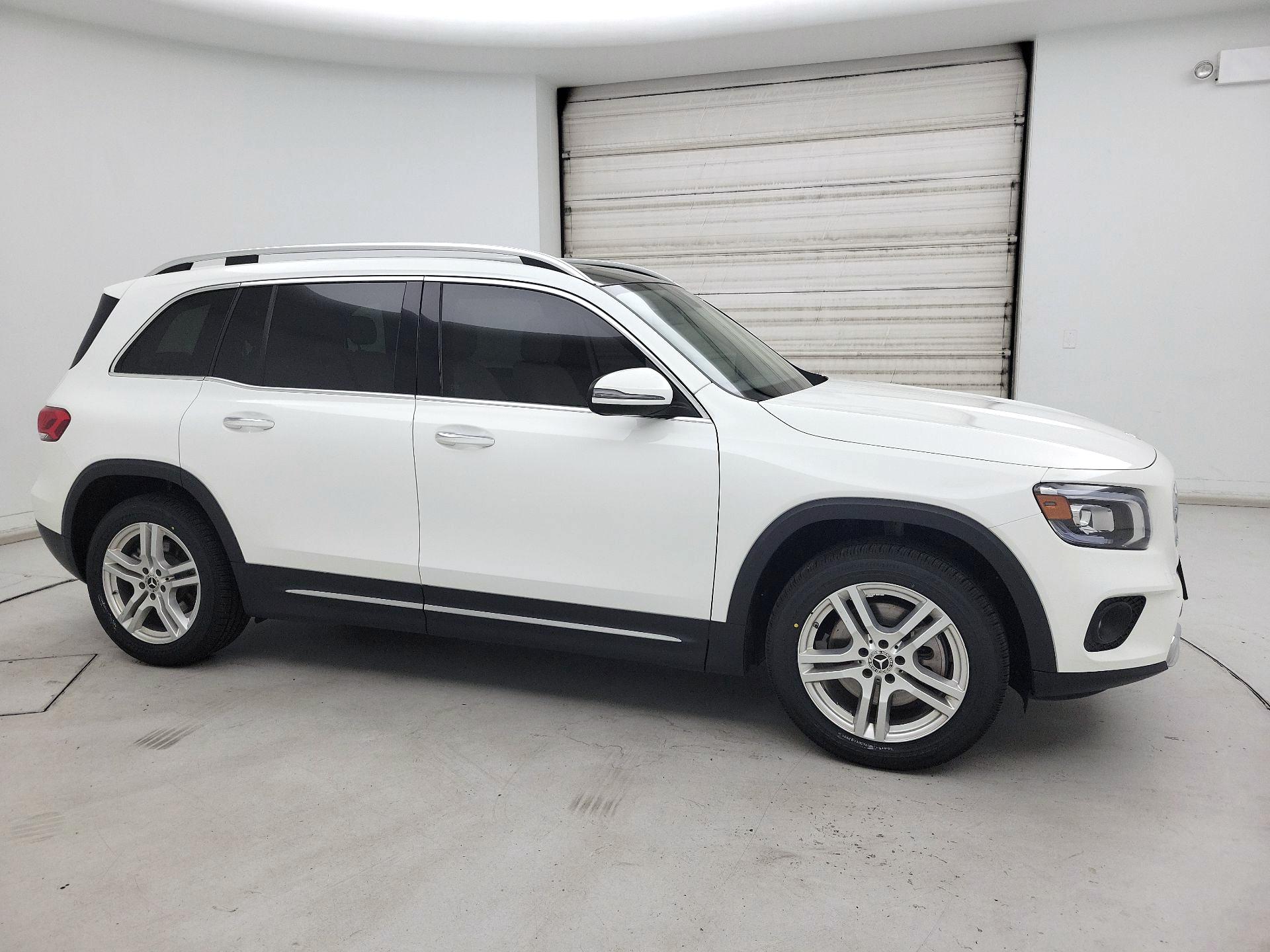 Thumbnail: 2021 Mercedes-Benz GLB - 4