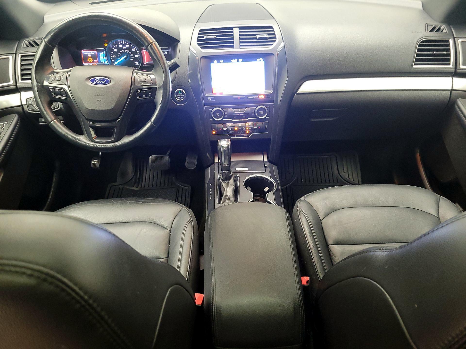 Thumbnail: 2017 Ford Explorer - 9