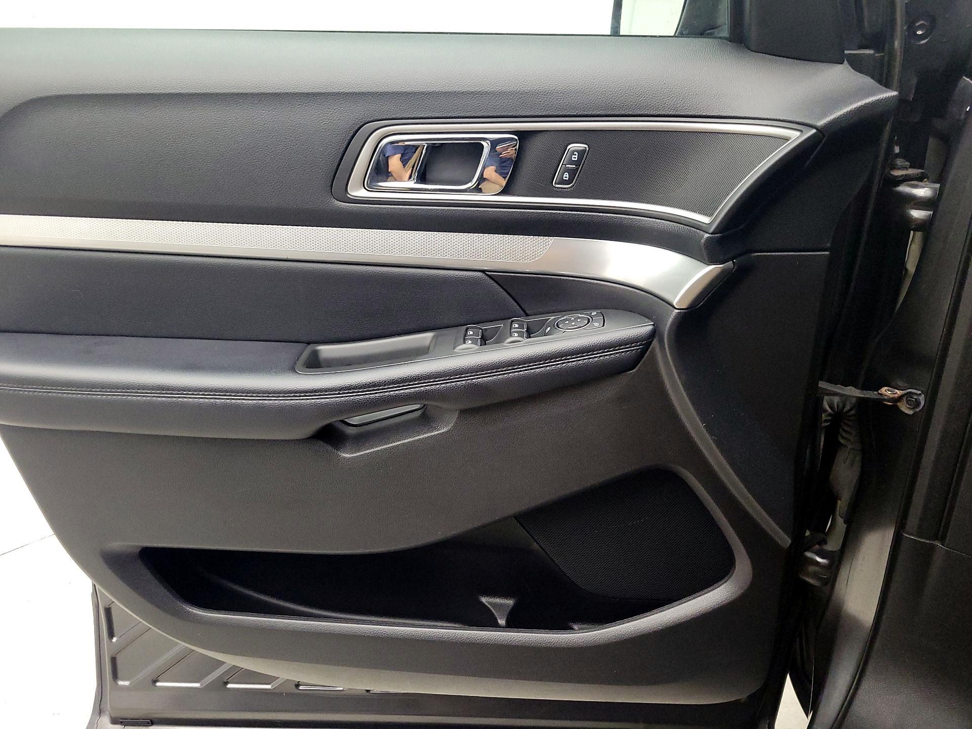 Thumbnail: 2017 Ford Explorer - 12