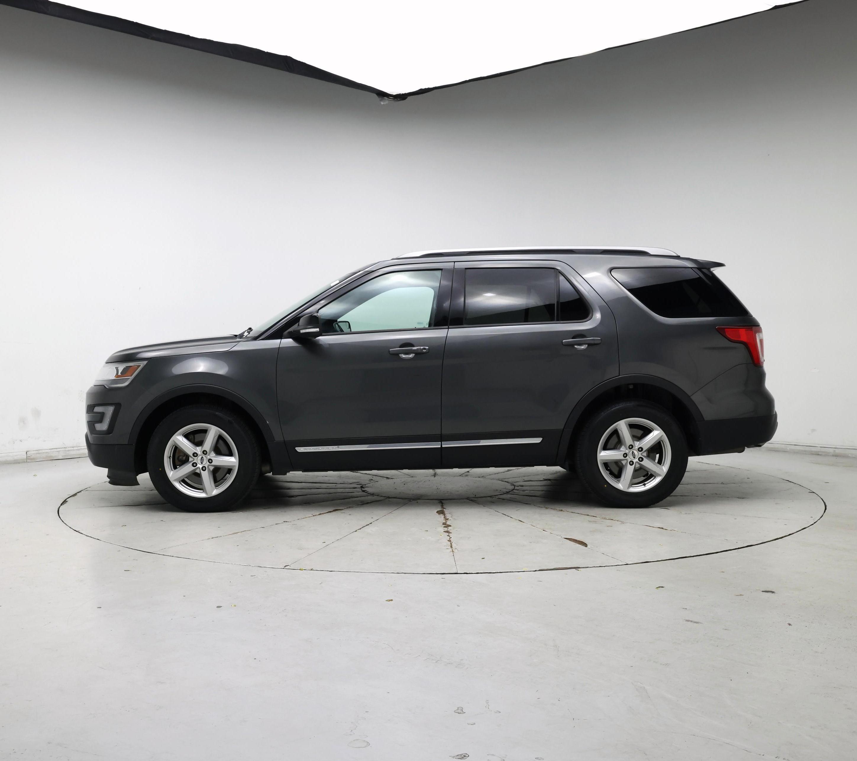 Thumbnail: 2017 Ford Explorer - 3