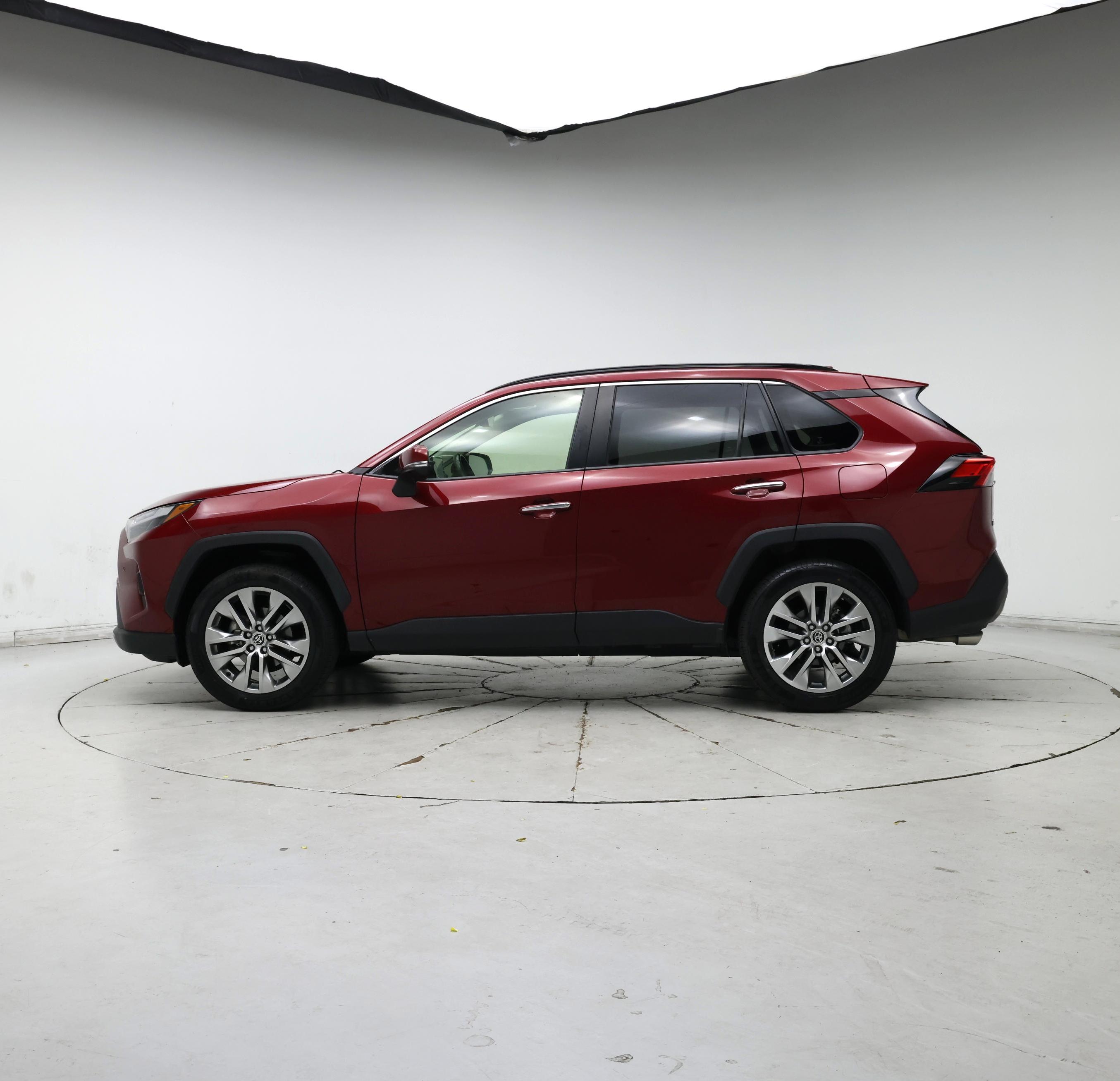 Thumbnail: 2022 Toyota RAV4 - 3