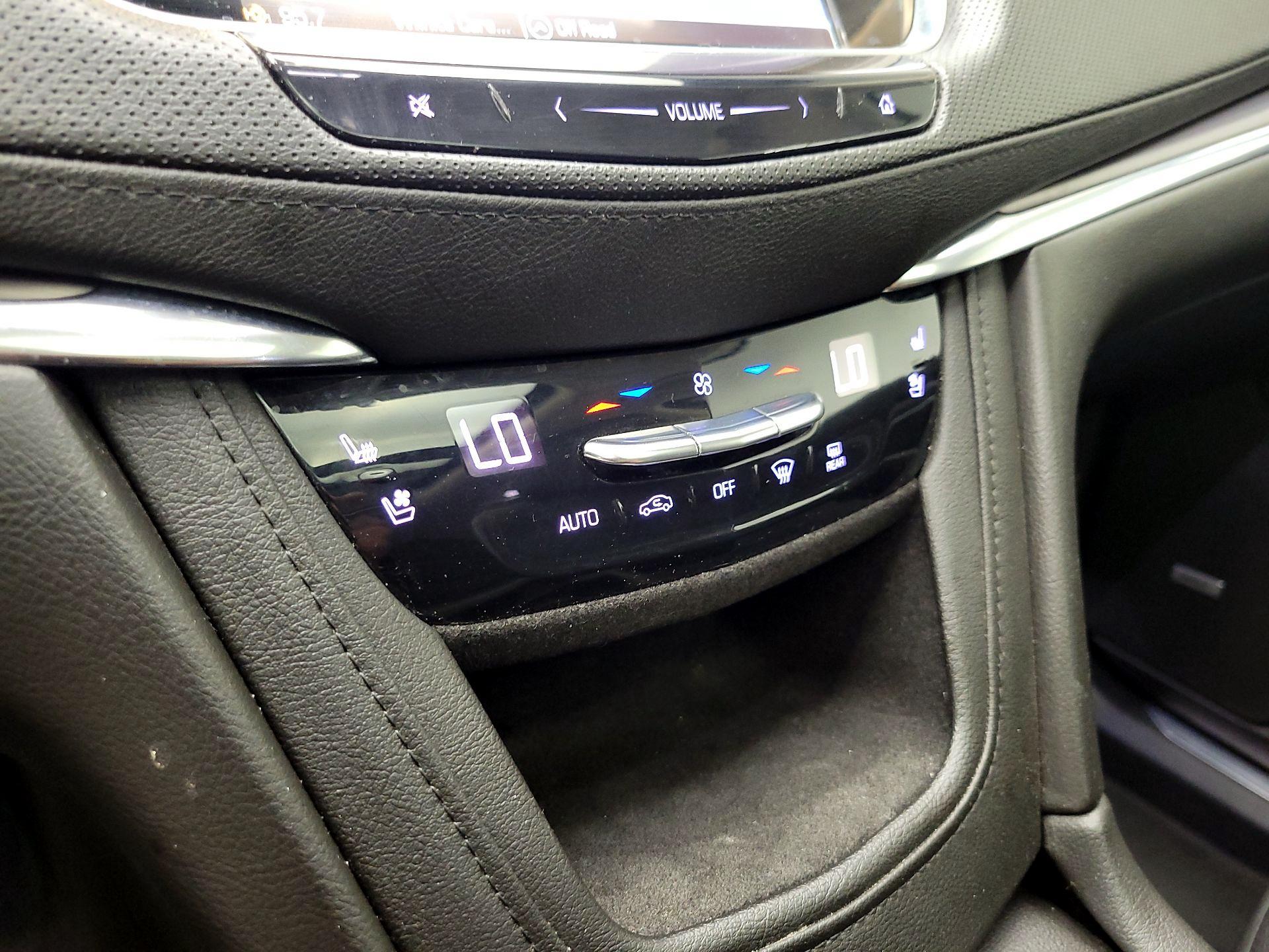 Thumbnail: 2018 Cadillac XT5 - 17