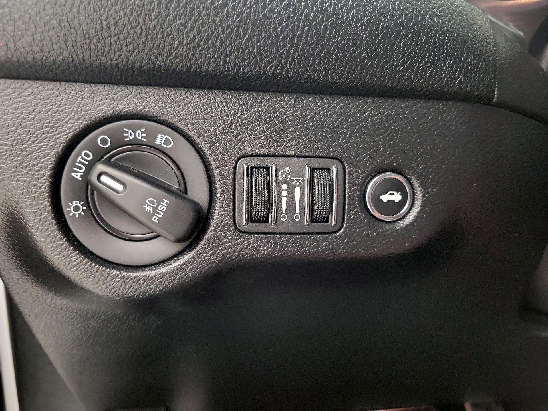 Thumbnail: 2019 Dodge Challenger - 11