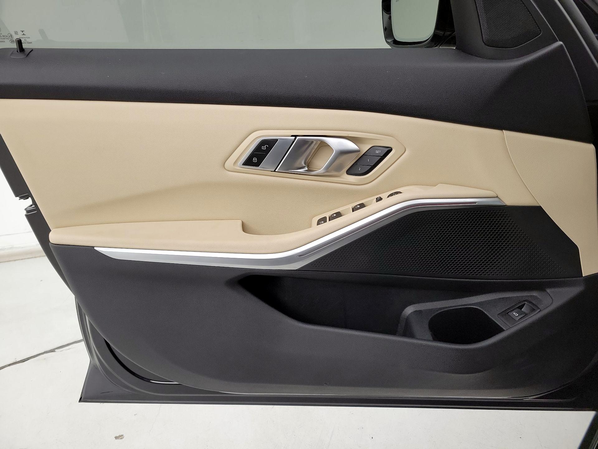 Thumbnail: 2021 BMW 3 Series - 12