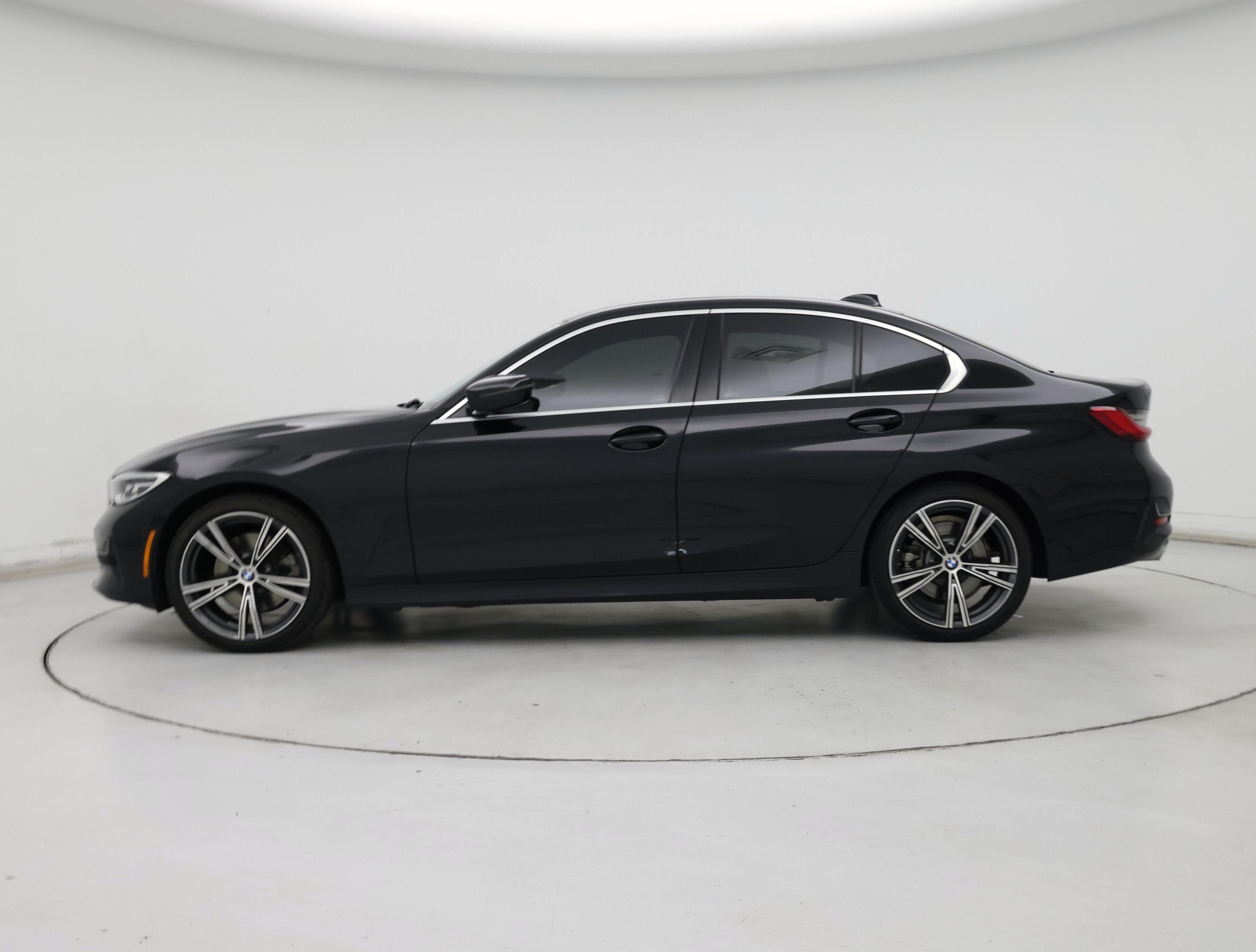 Thumbnail: 2021 BMW 3 Series - 3