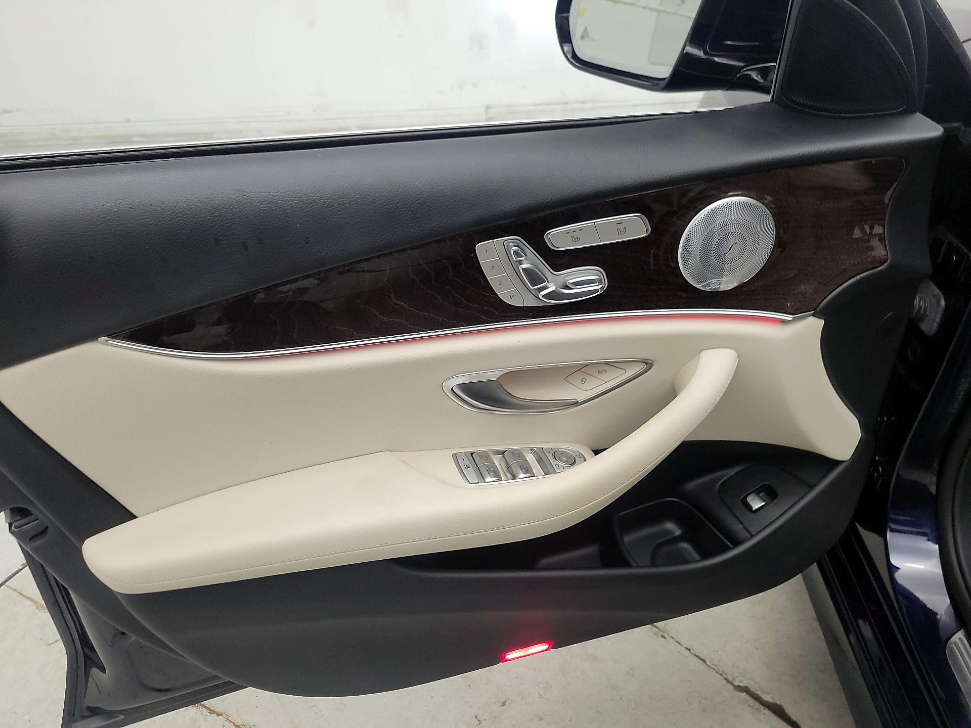 Thumbnail: 2020 Mercedes-Benz E-Class - 12