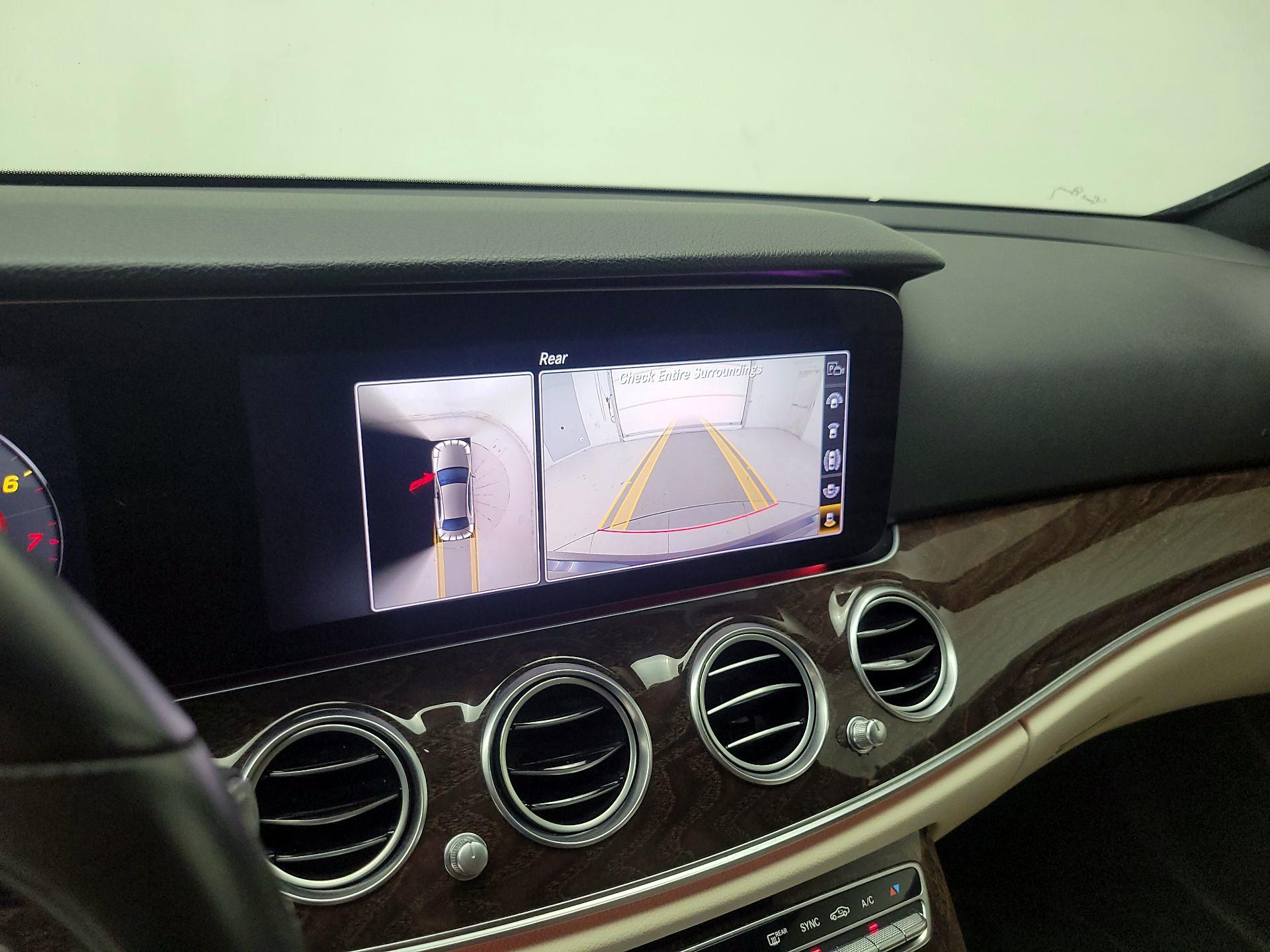 Thumbnail: 2020 Mercedes-Benz E-Class - 15