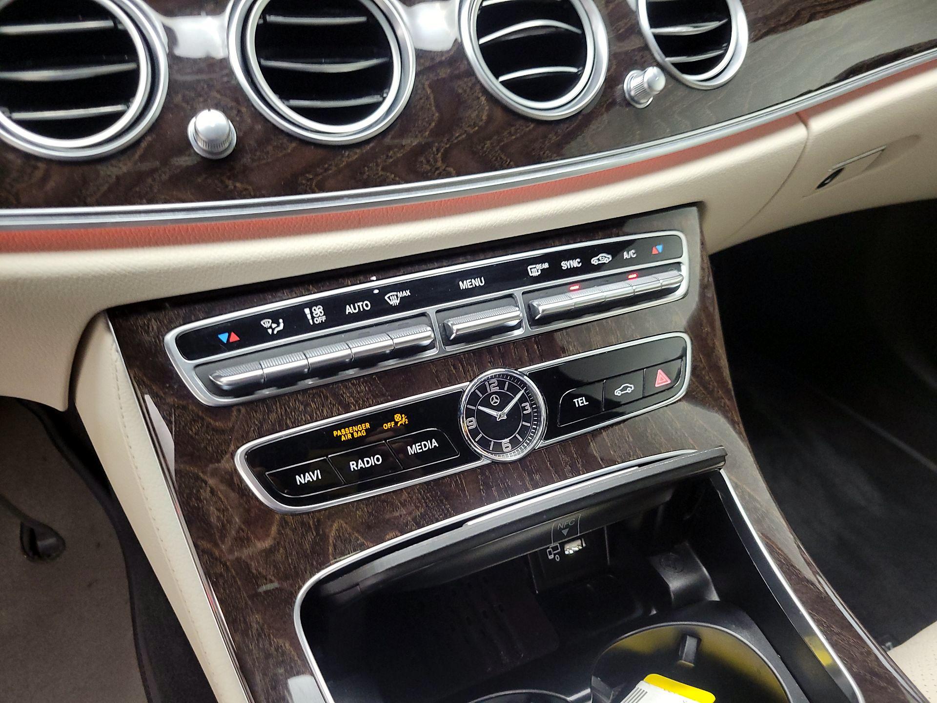 Thumbnail: 2020 Mercedes-Benz E-Class - 17