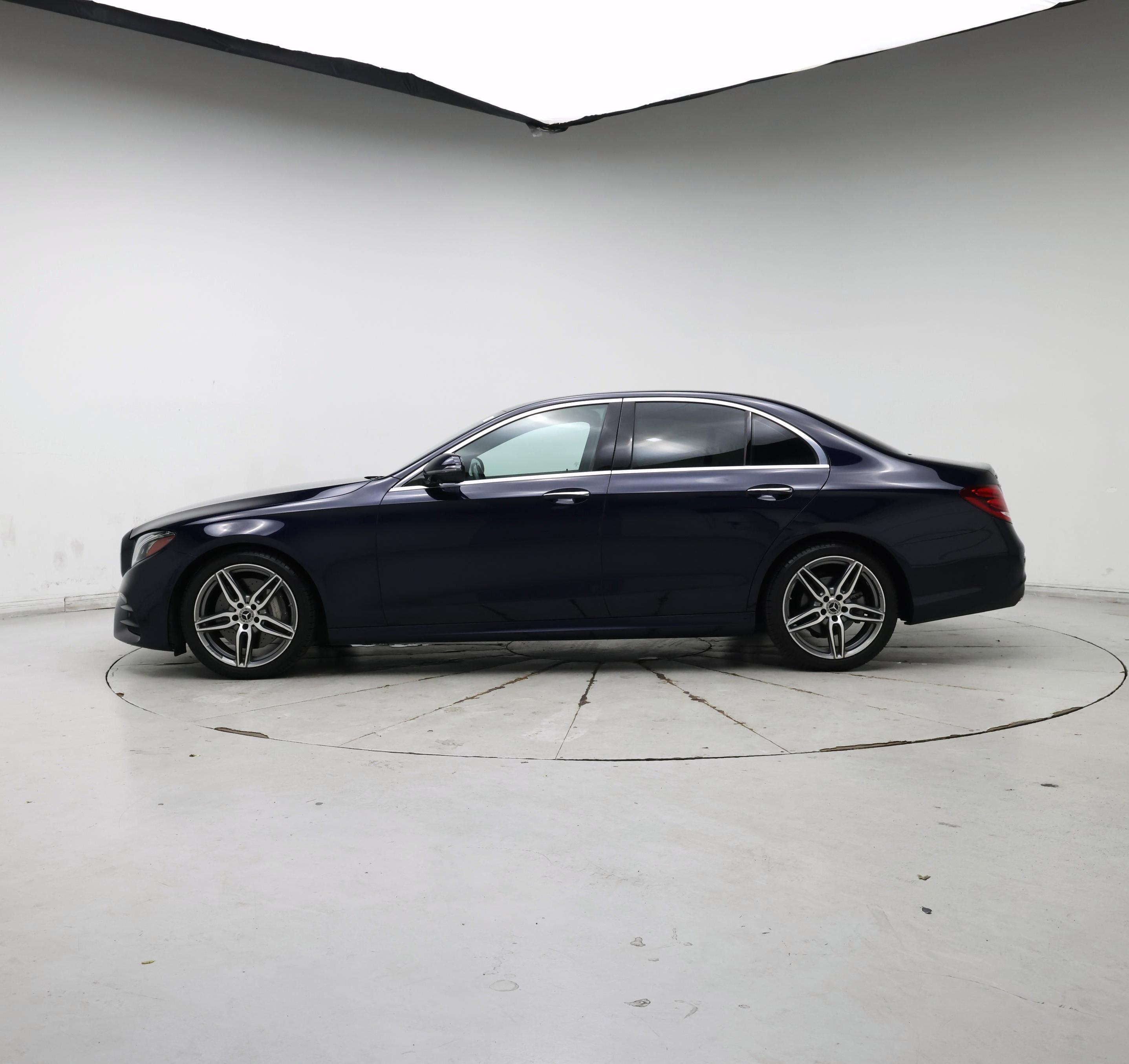 Thumbnail: 2020 Mercedes-Benz E-Class - 3