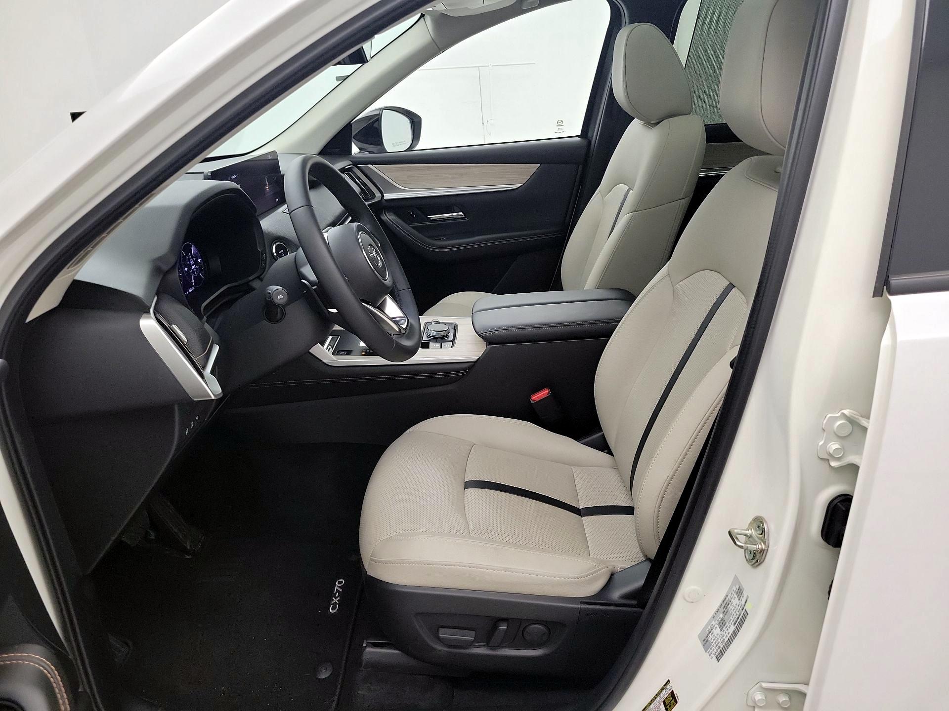 Thumbnail: 2025 Mazda CX-70 - 9