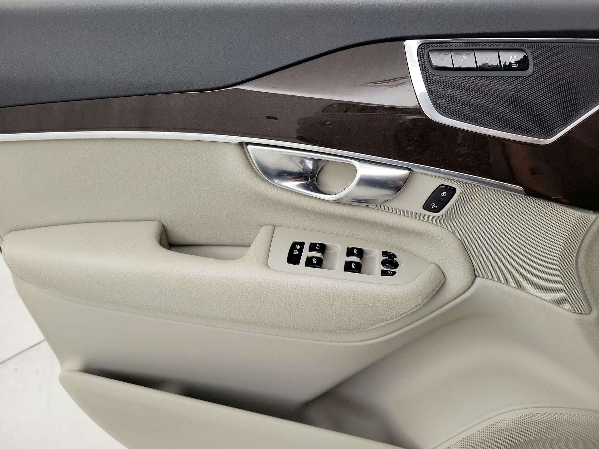 Thumbnail: 2019 Volvo XC90 - 12