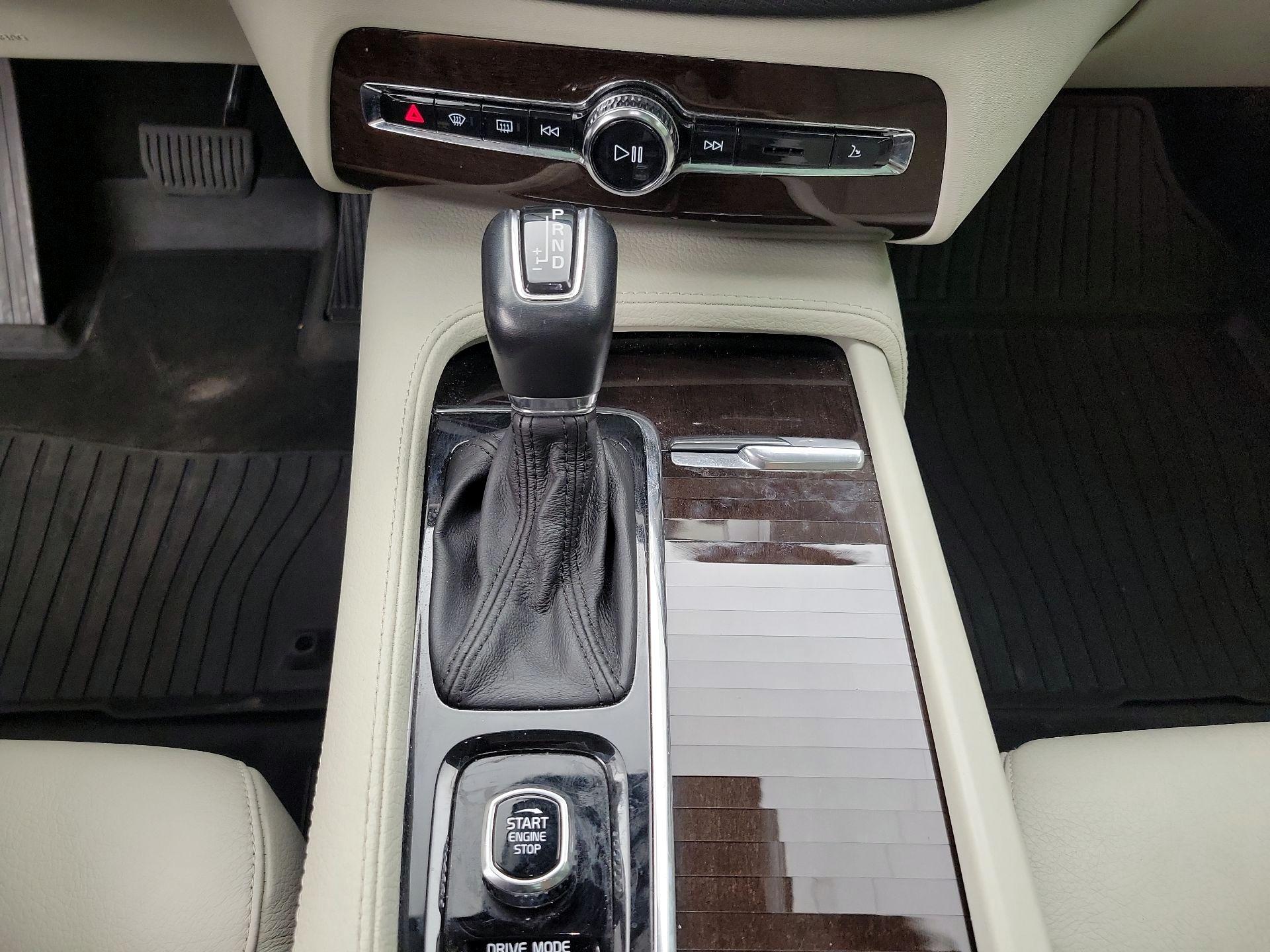 Thumbnail: 2019 Volvo XC90 - 18