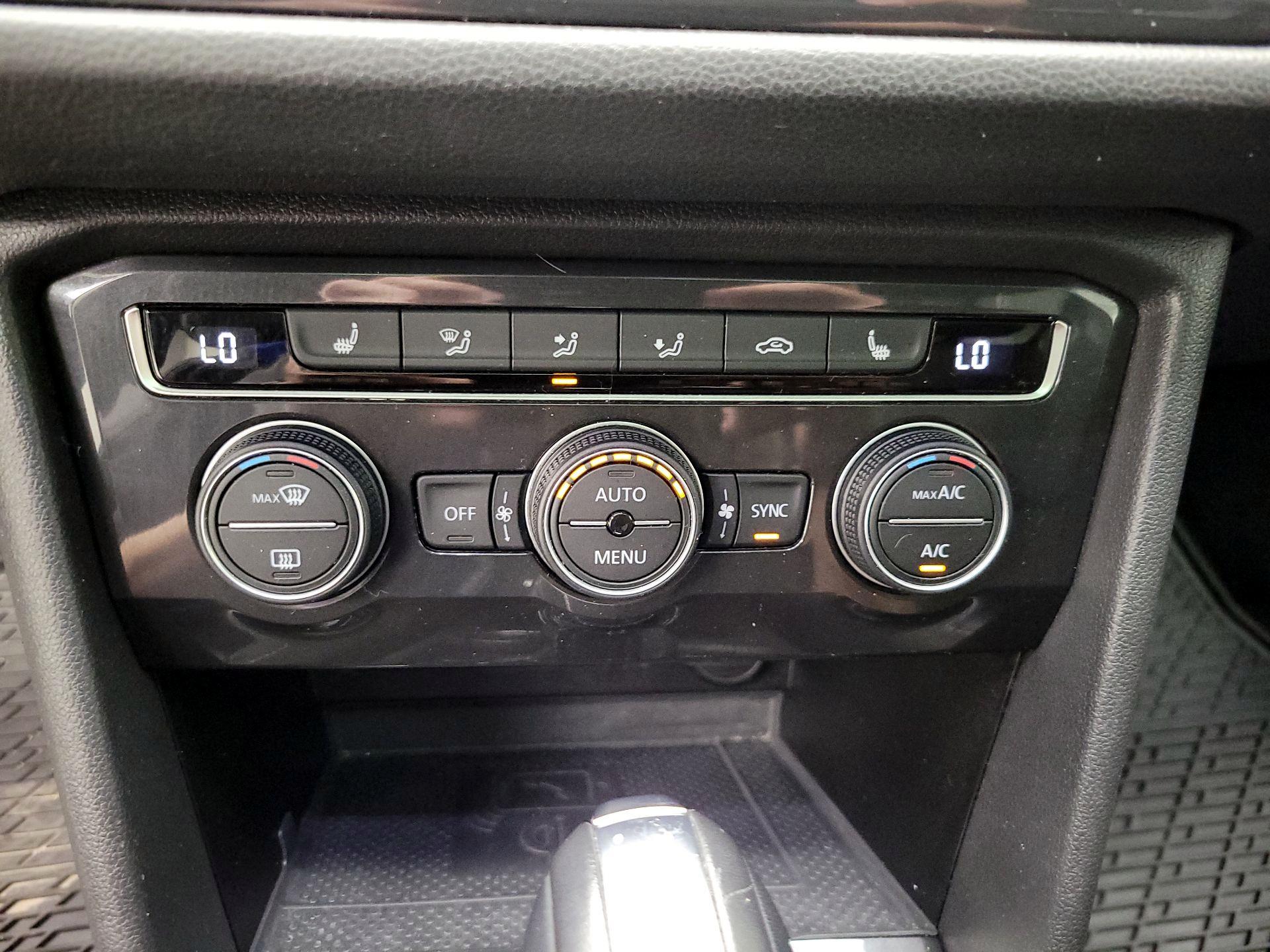 Thumbnail: 2021 Volkswagen Tiguan - 16