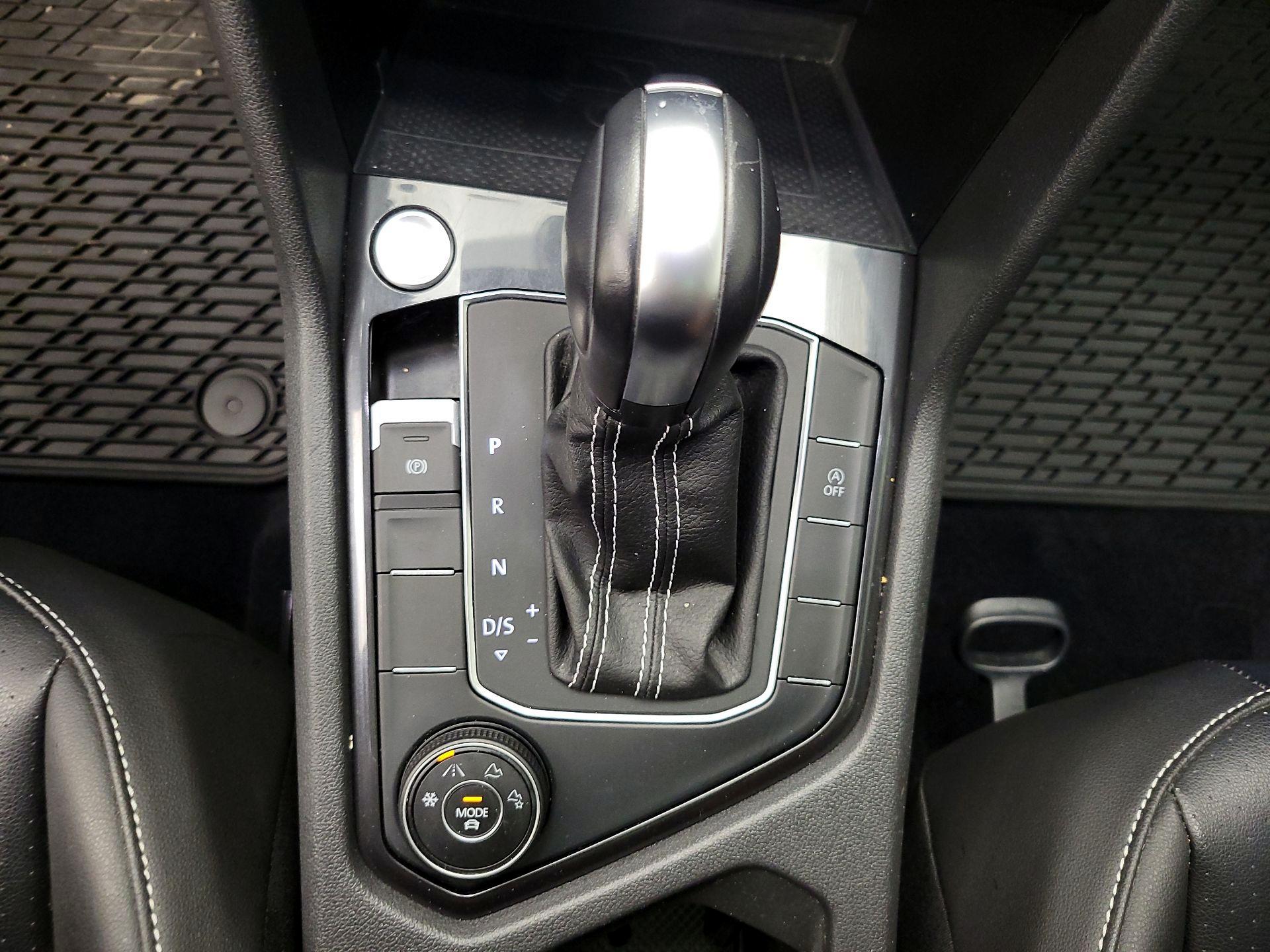 Thumbnail: 2021 Volkswagen Tiguan - 17
