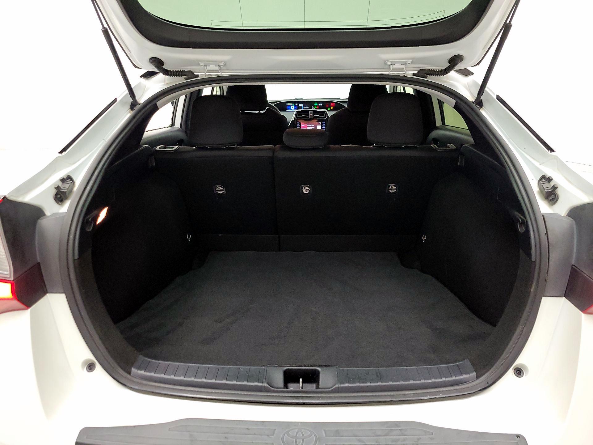 Thumbnail: 2021 Toyota Prius - 19