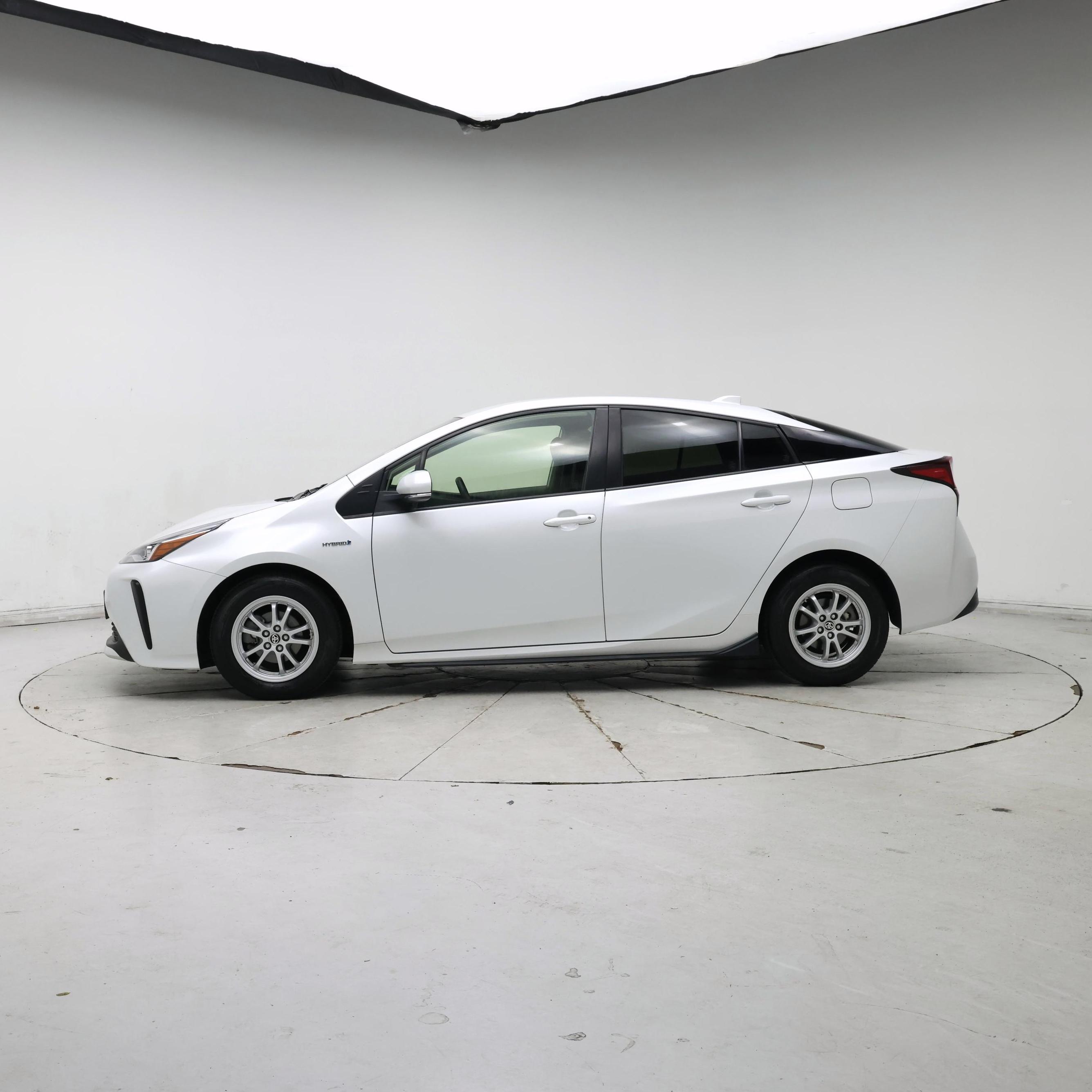 Thumbnail: 2021 Toyota Prius - 3