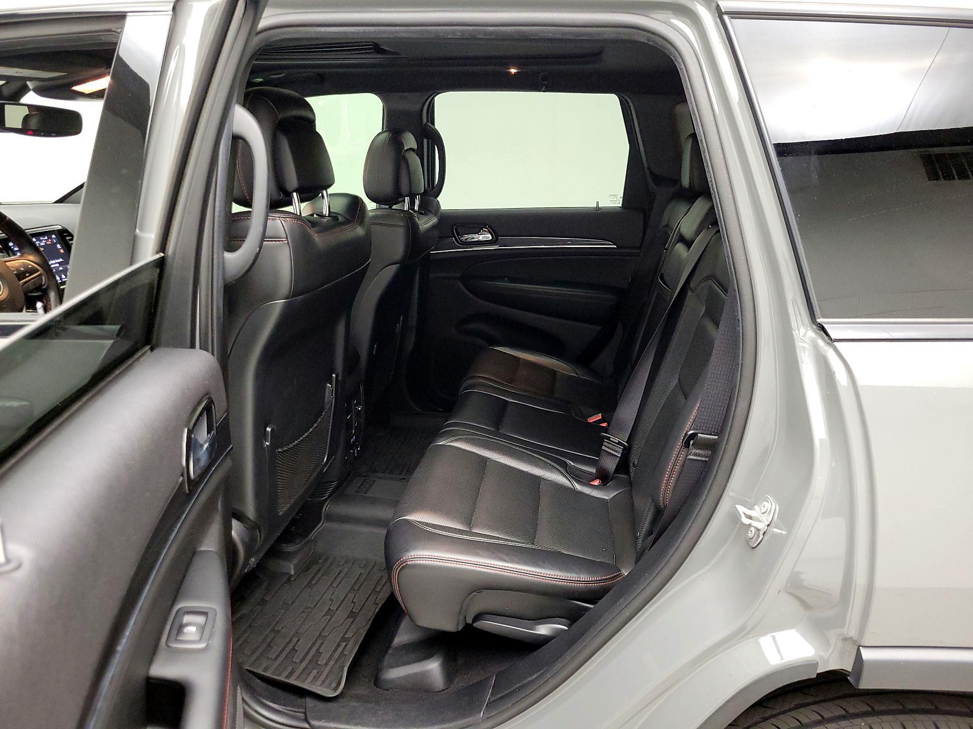 Thumbnail: 2020 Jeep Grand Cherokee - 20
