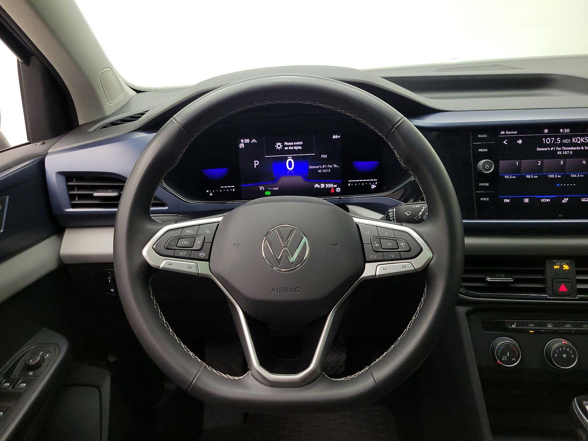 Thumbnail: 2022 Volkswagen Taos - 10