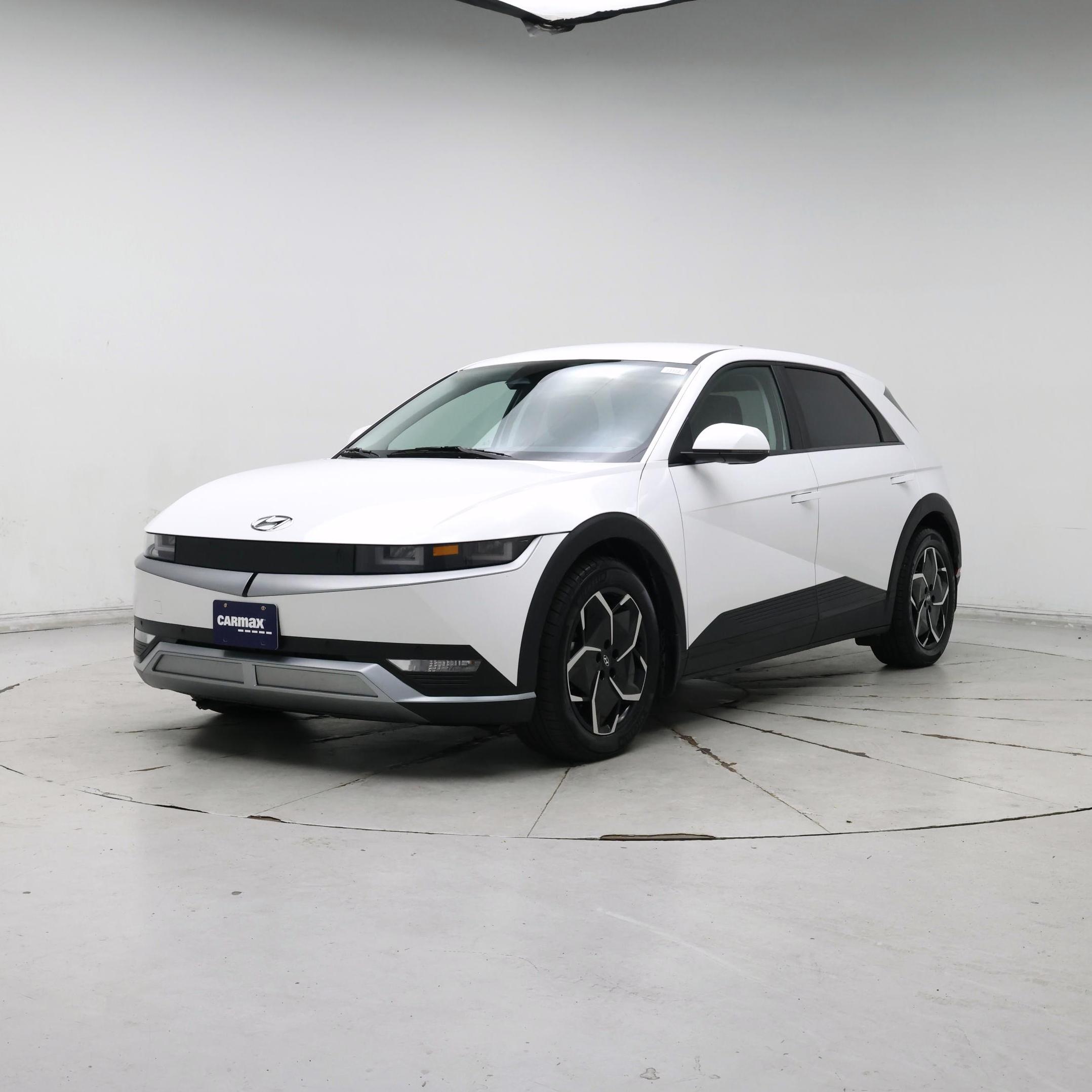Thumbnail: 2023 Hyundai Ioniq 5 - 4