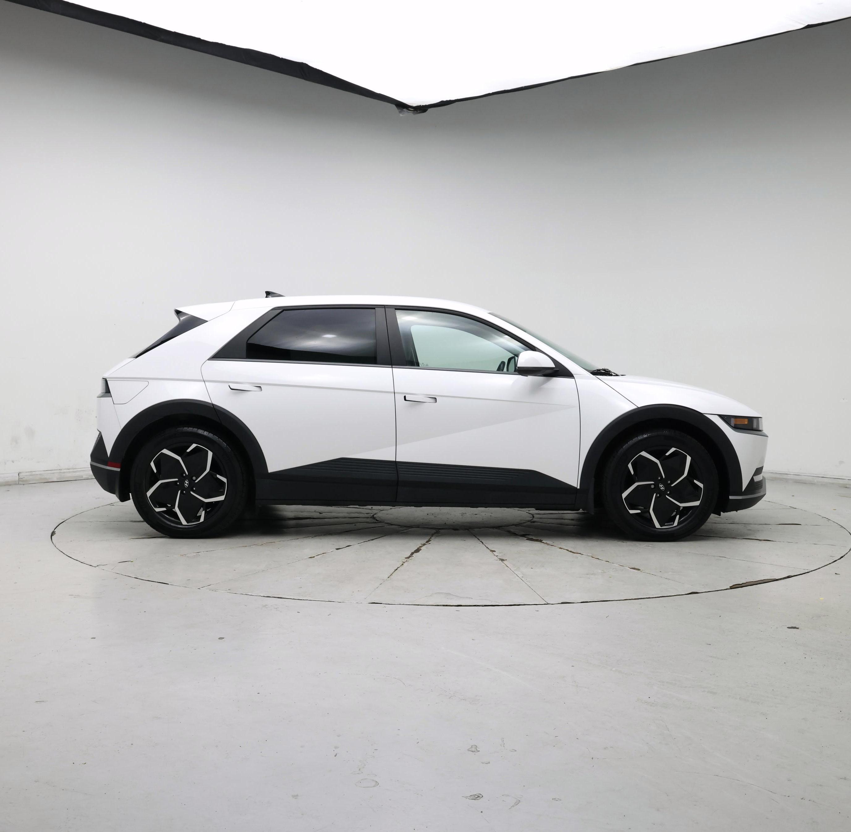 Thumbnail: 2023 Hyundai Ioniq 5 - 7