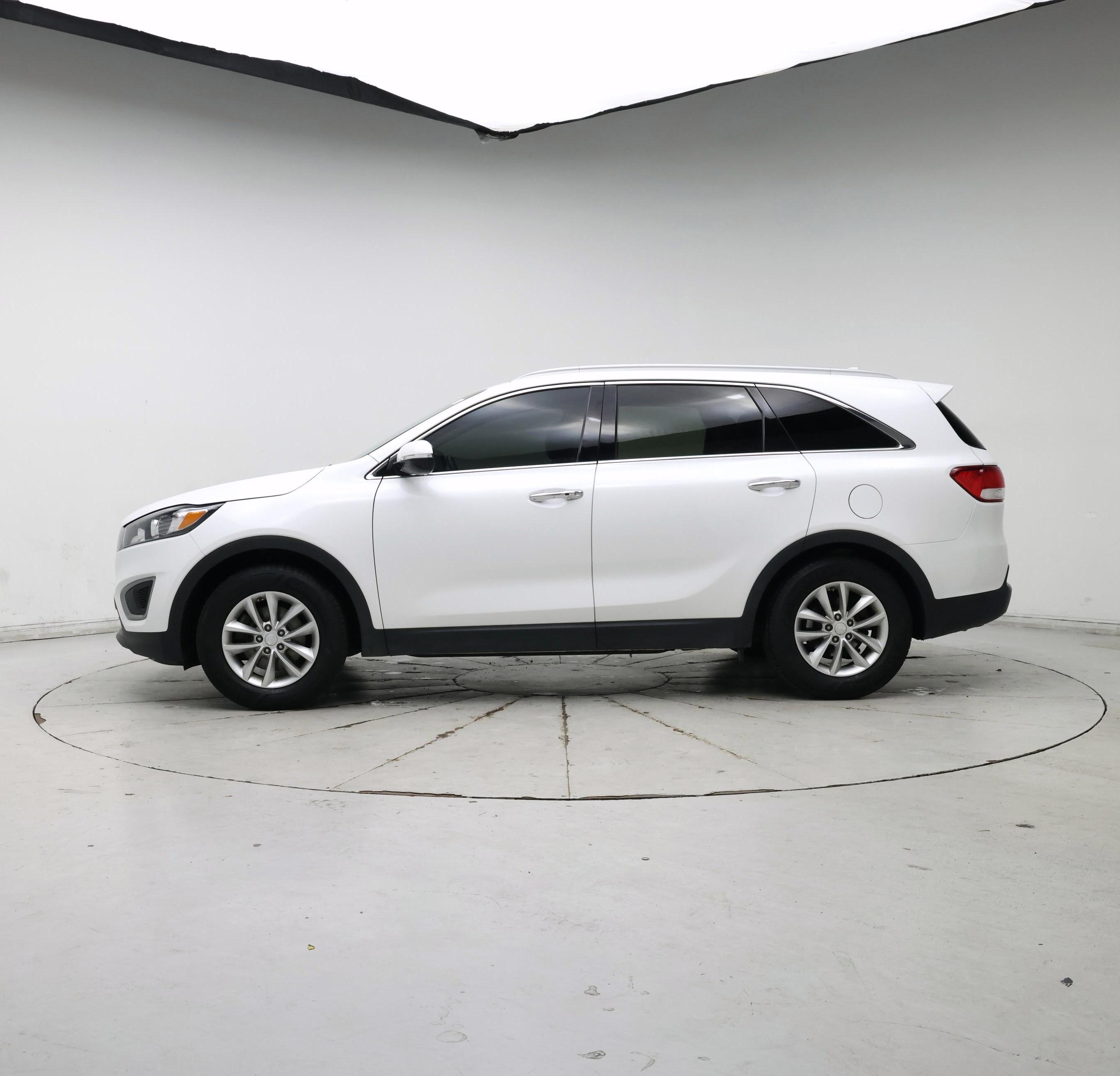 Thumbnail: 2017 Kia Sorento - 3