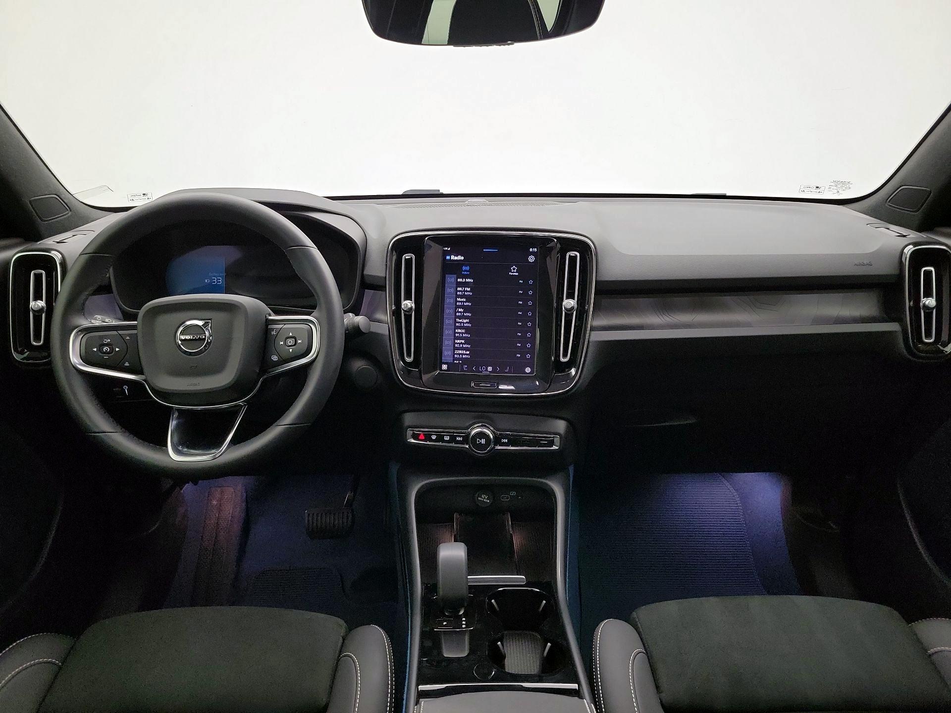 Thumbnail: 2022 Volvo C40 - 9