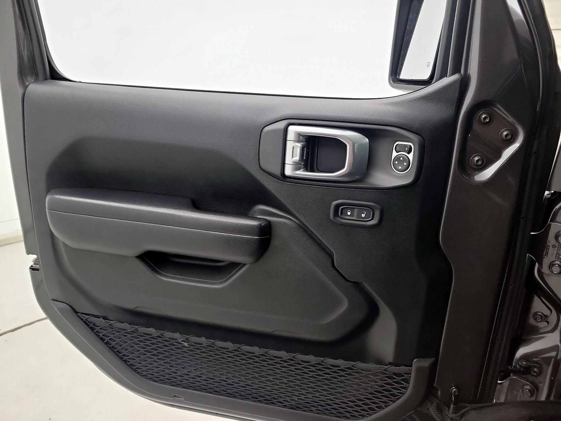 Thumbnail: 2021 Jeep Wrangler - 10