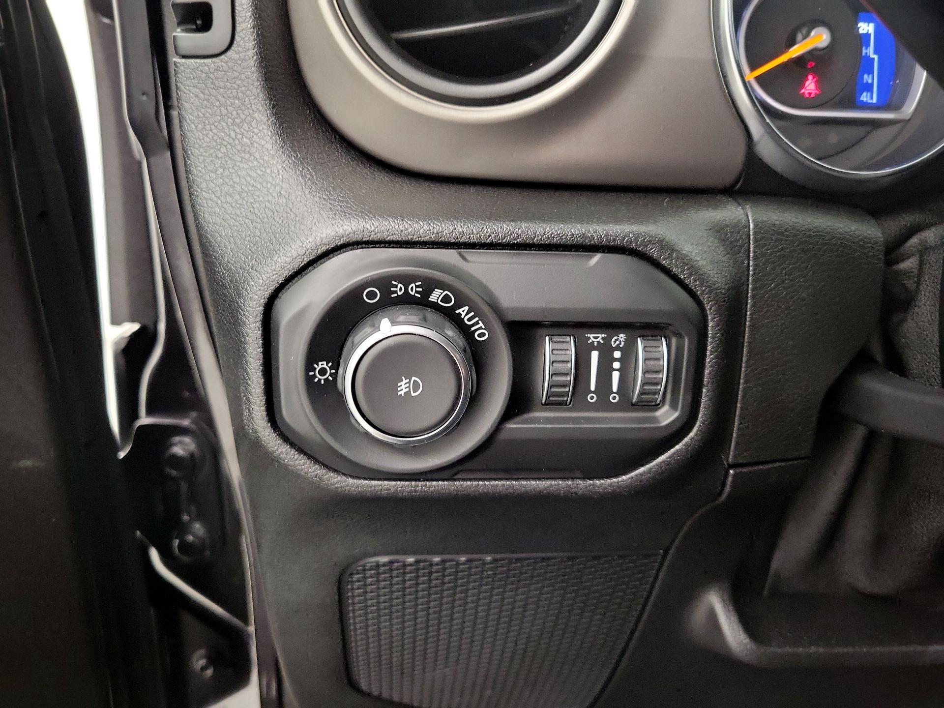 Thumbnail: 2021 Jeep Wrangler - 11