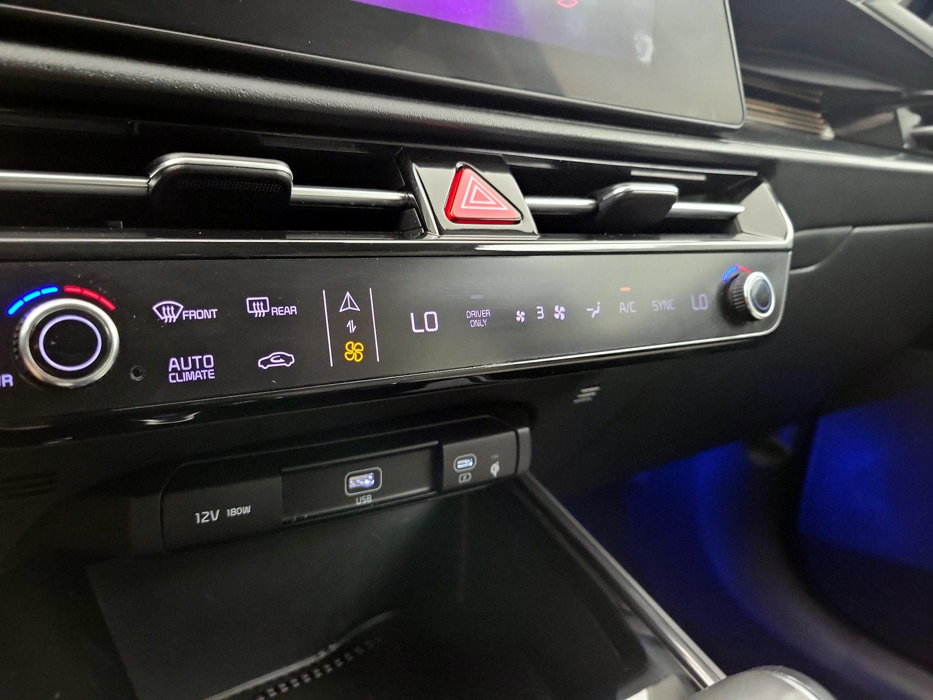 Thumbnail: 2023 Kia Niro - 15
