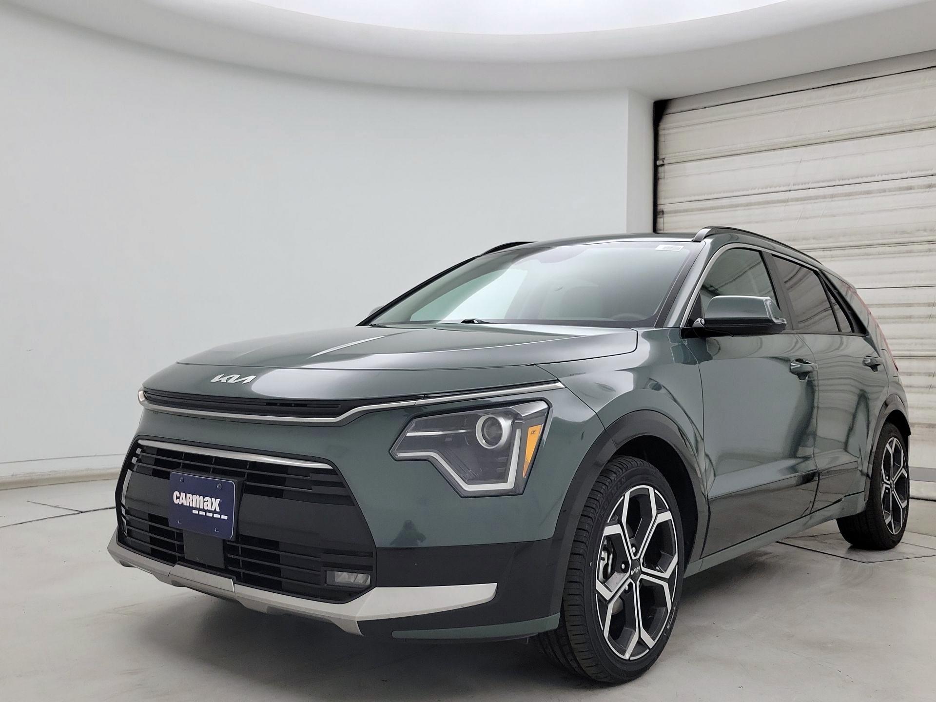 Thumbnail: 2023 Kia Niro - 3