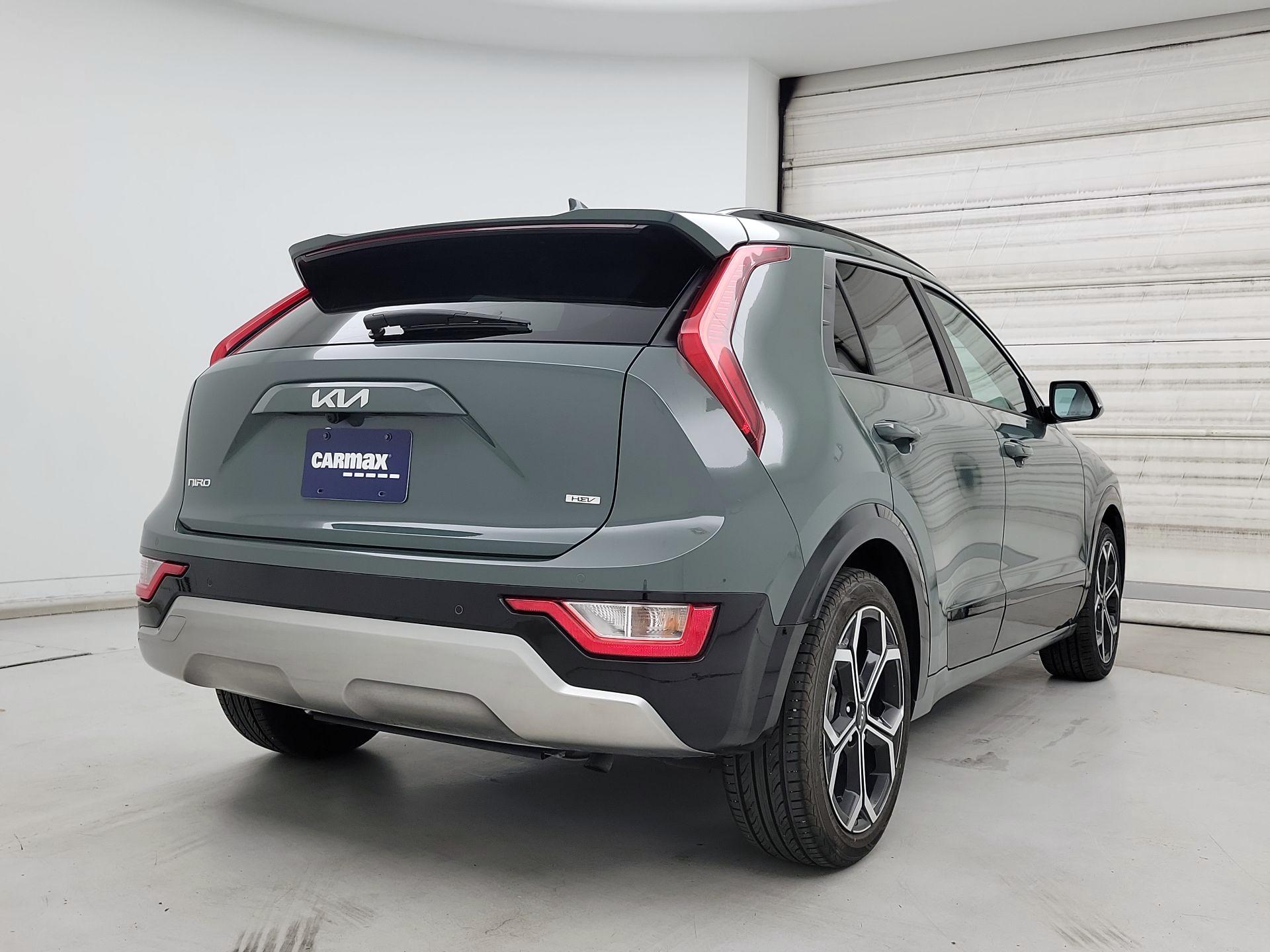 Thumbnail: 2023 Kia Niro - 5