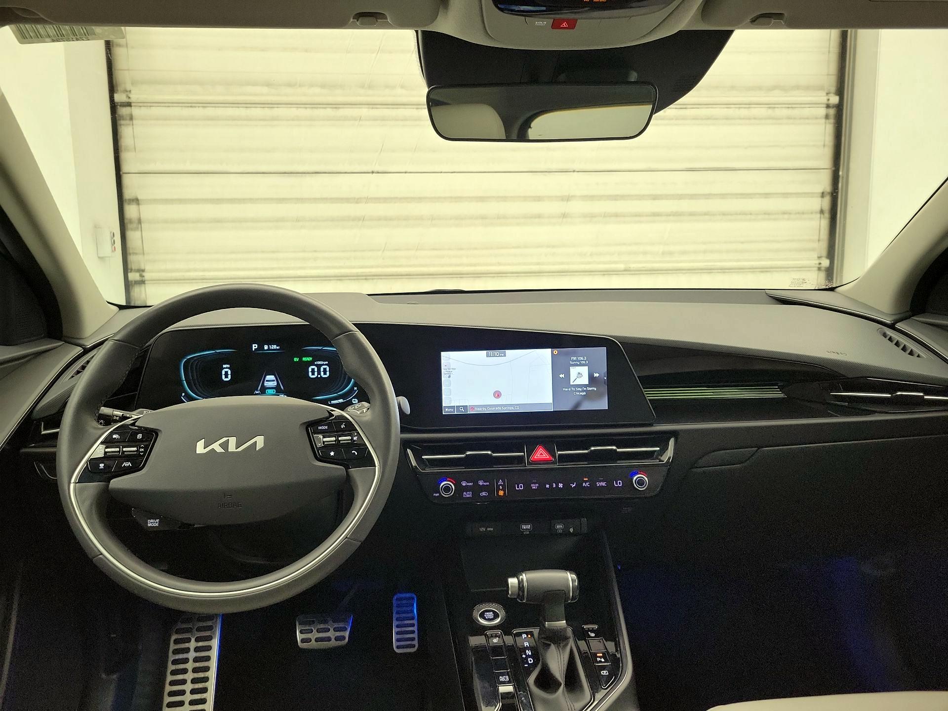 Thumbnail: 2023 Kia Niro - 8