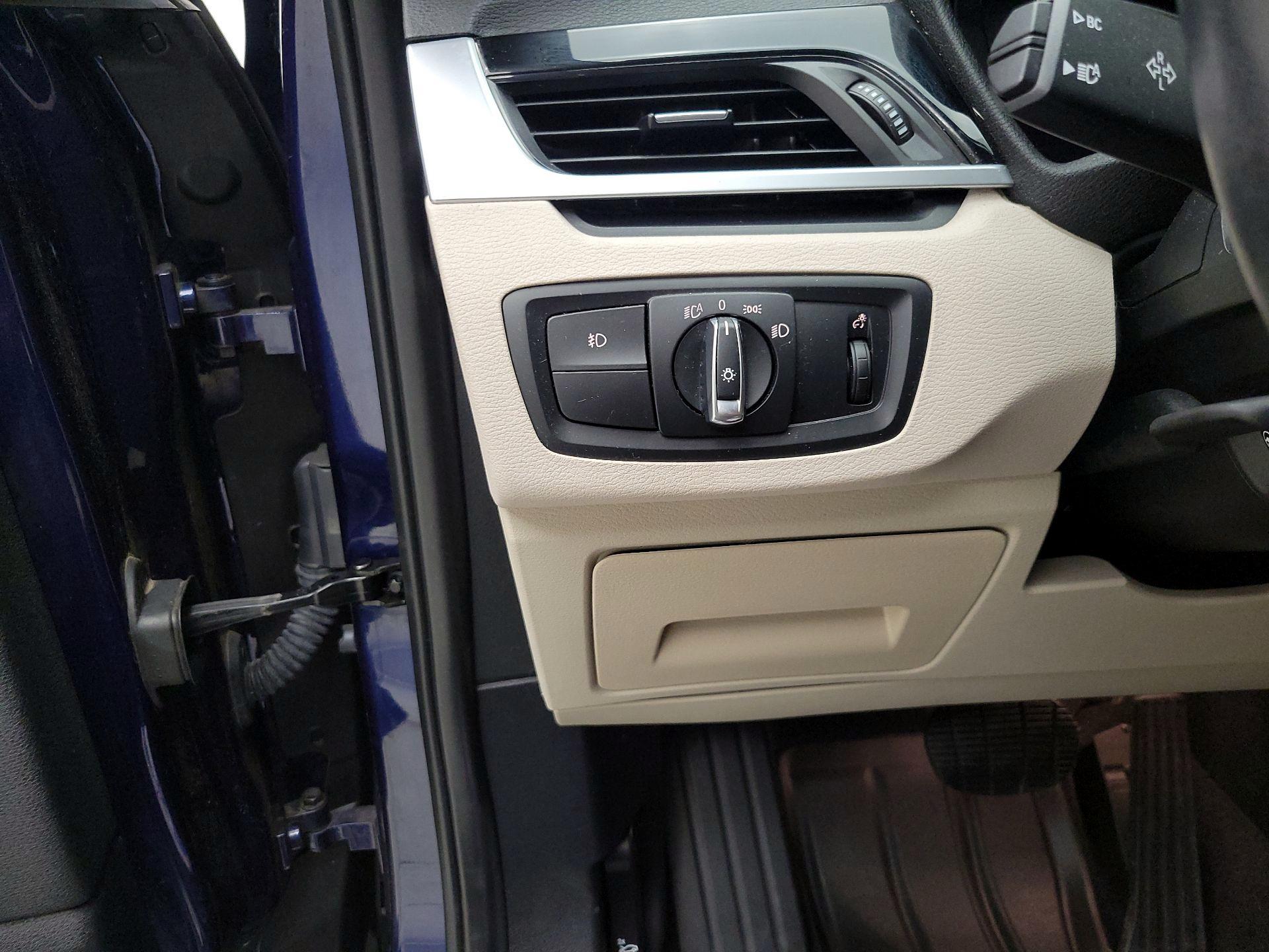 Thumbnail: 2019 BMW X1 - 13