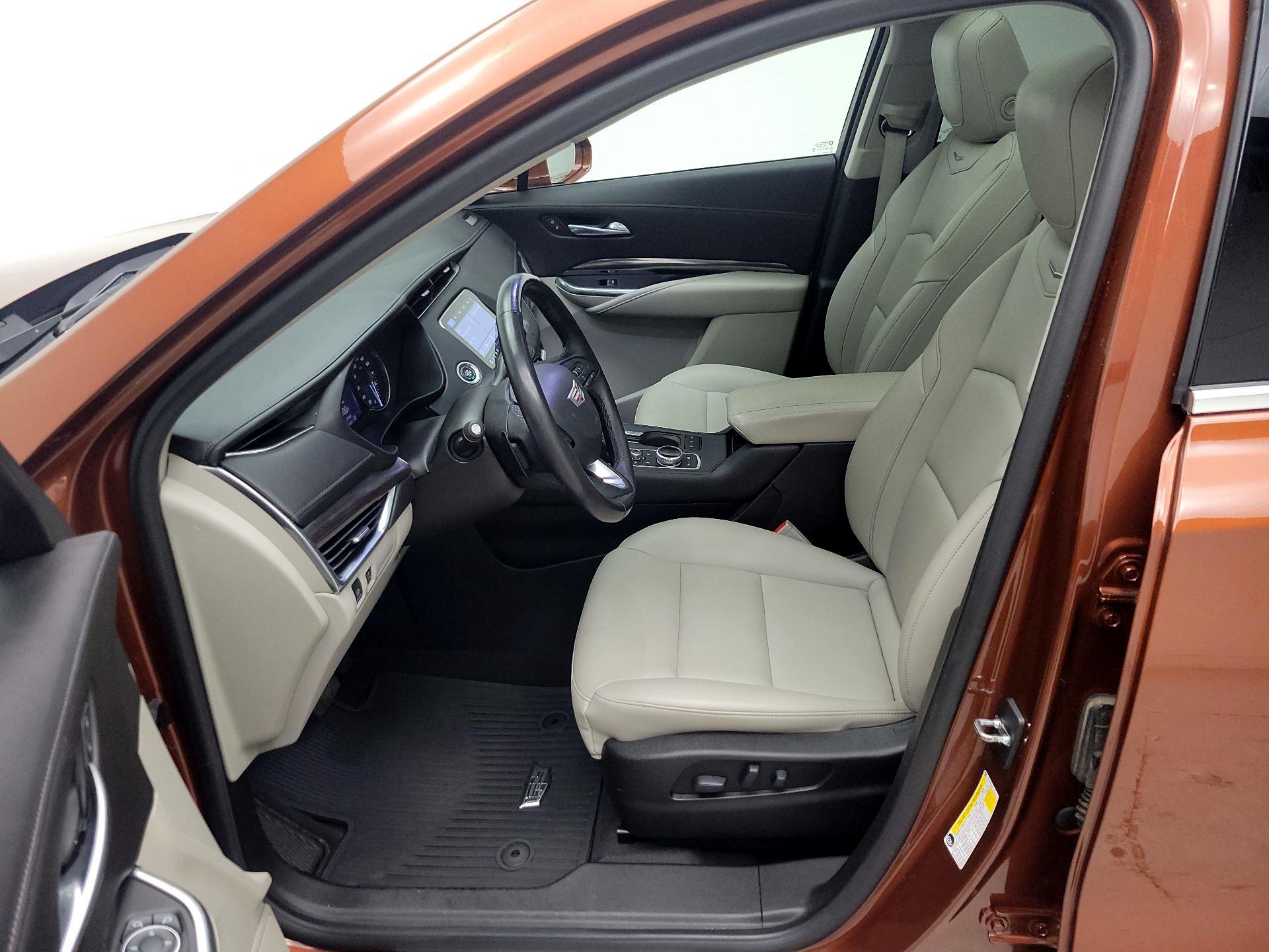 Thumbnail: 2019 Cadillac XT4 - 11