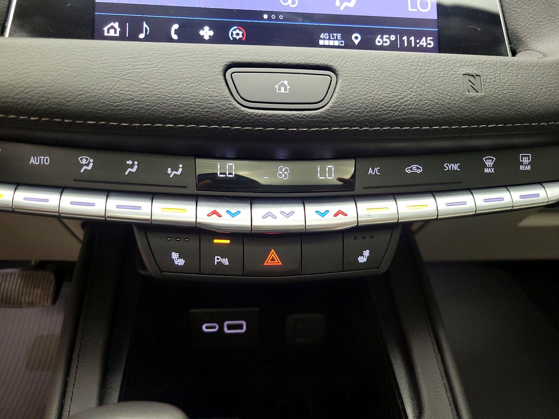 Thumbnail: 2019 Cadillac XT4 - 16