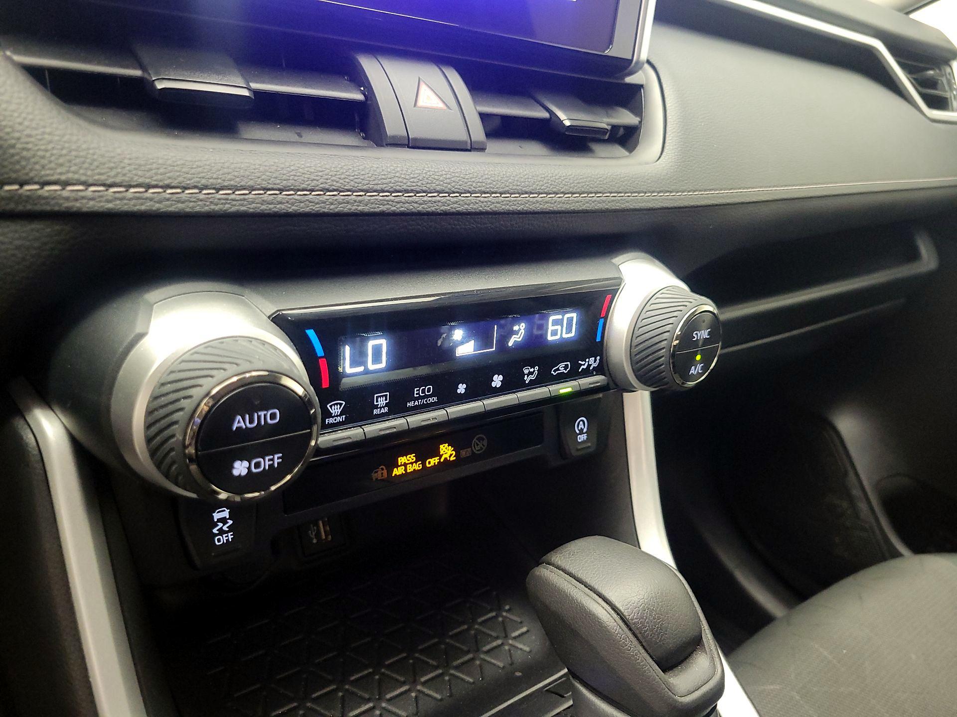 Thumbnail: 2024 Toyota RAV4 - 17
