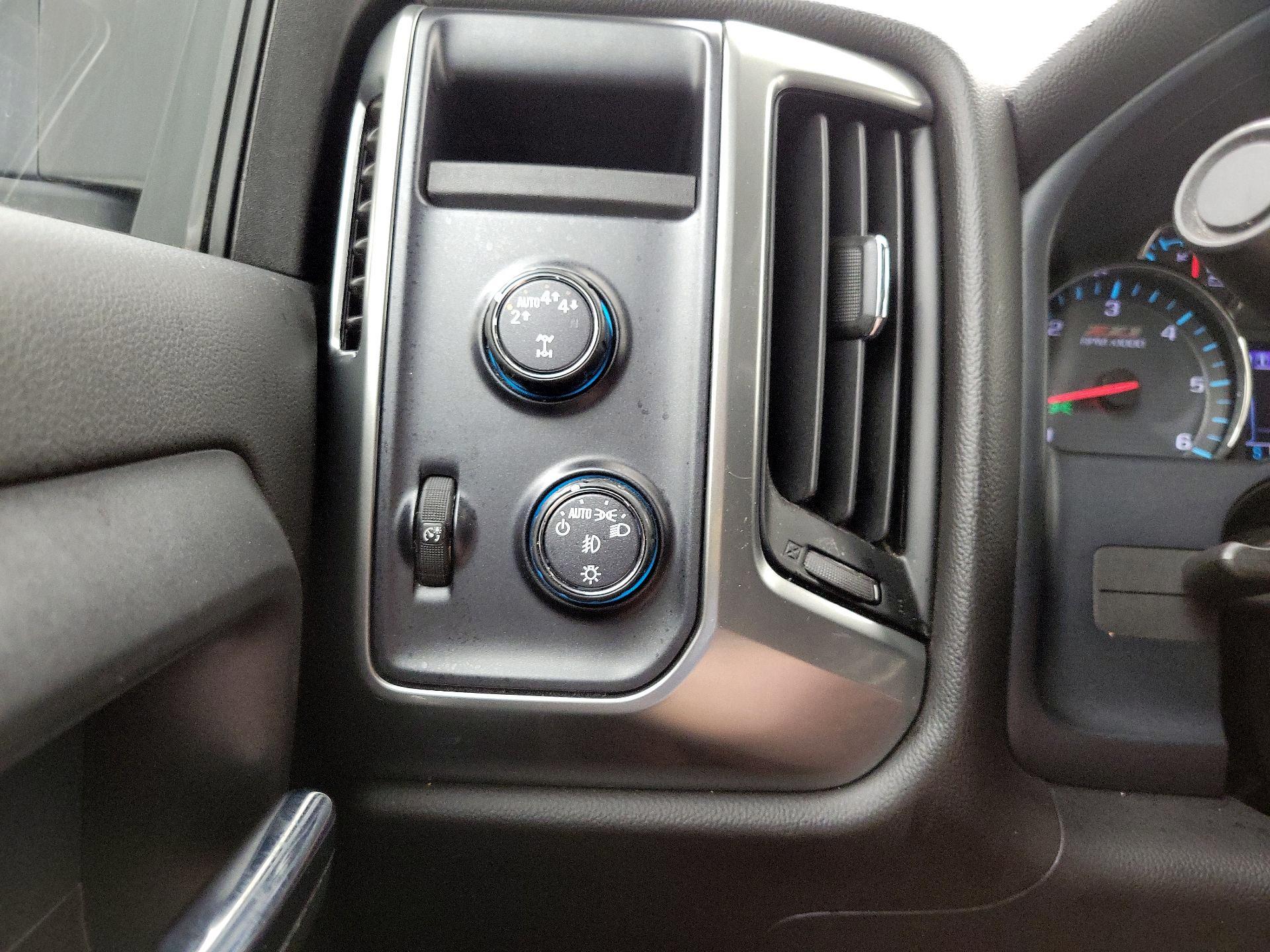 Thumbnail: 2018 Chevrolet Silverado 1500 - 13