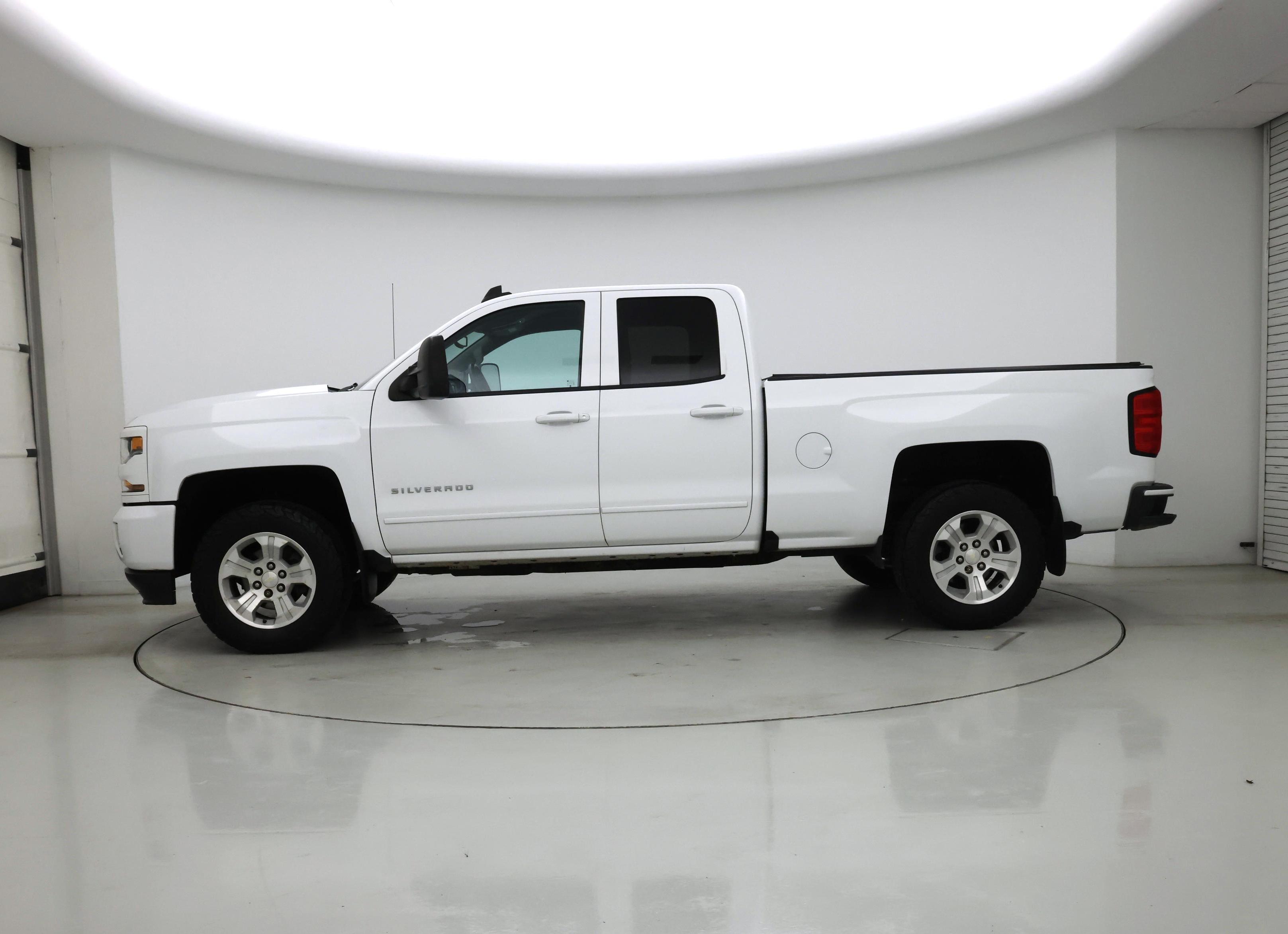 Thumbnail: 2018 Chevrolet Silverado 1500 - 3