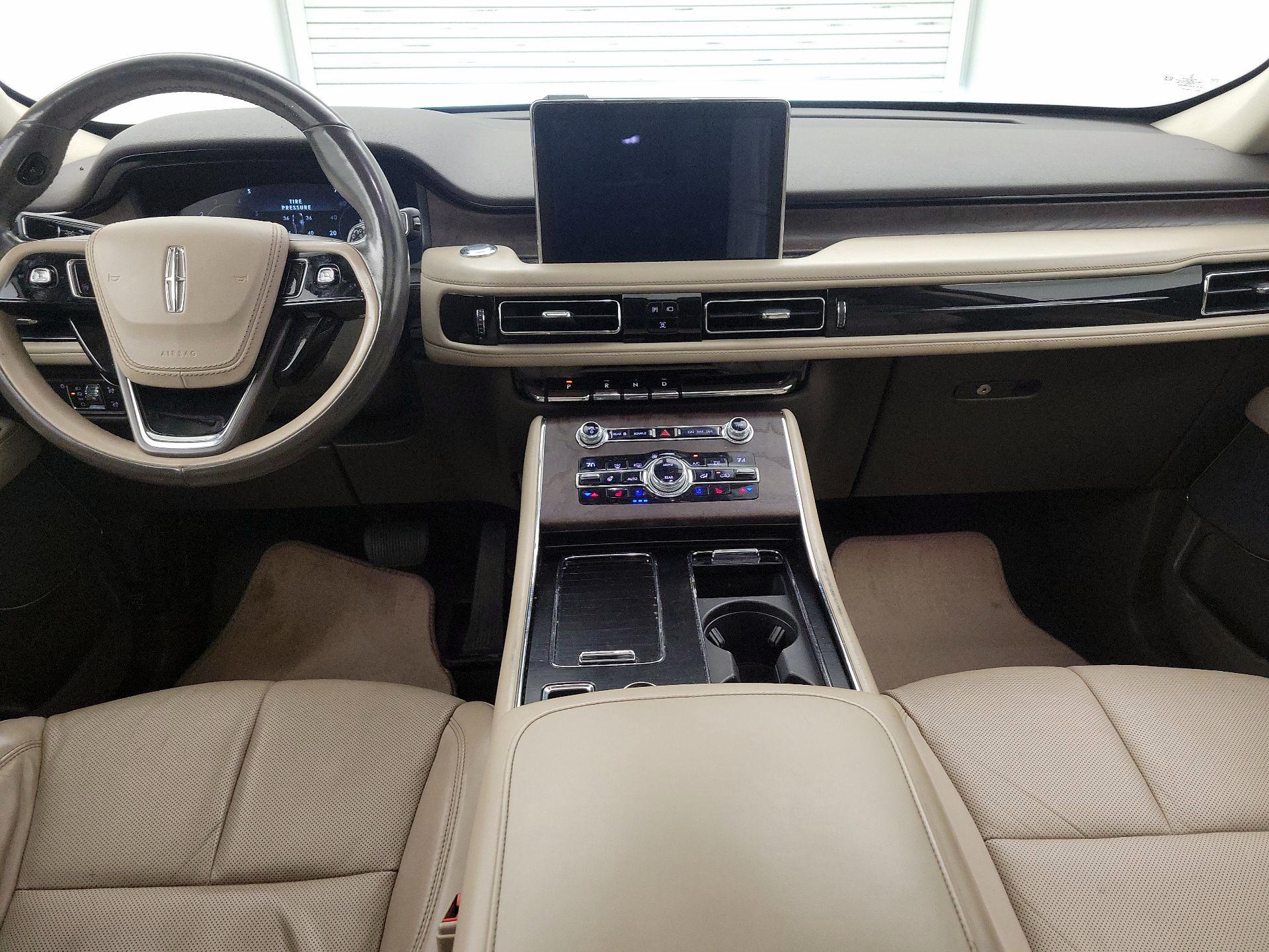 Thumbnail: 2020 Lincoln Aviator - 9