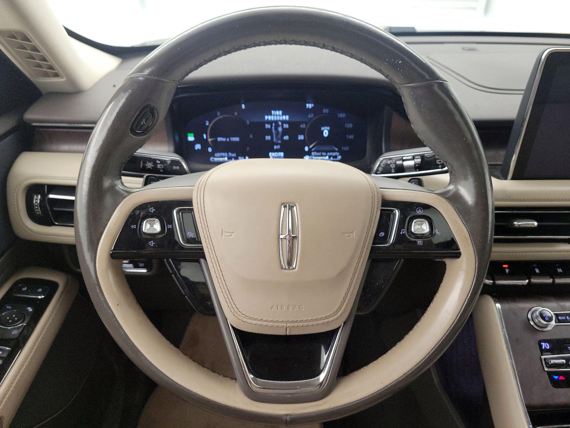 Thumbnail: 2020 Lincoln Aviator - 10