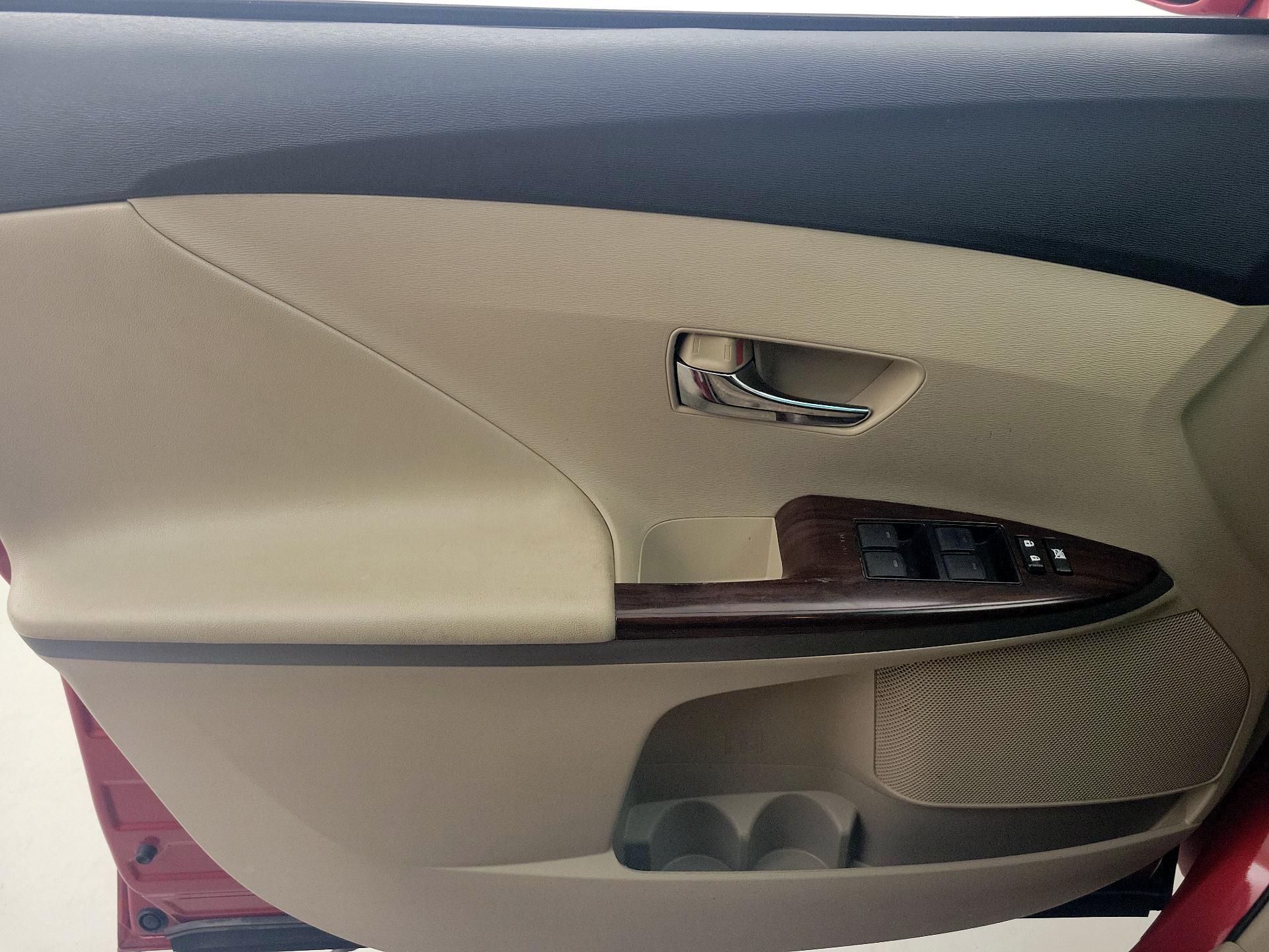Thumbnail: 2013 Toyota Venza - 12