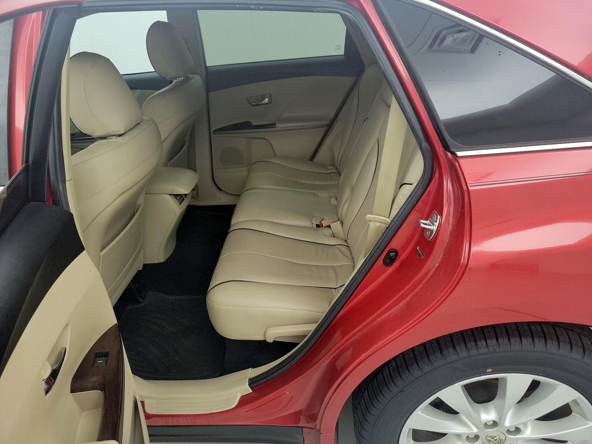 Thumbnail: 2013 Toyota Venza - 19
