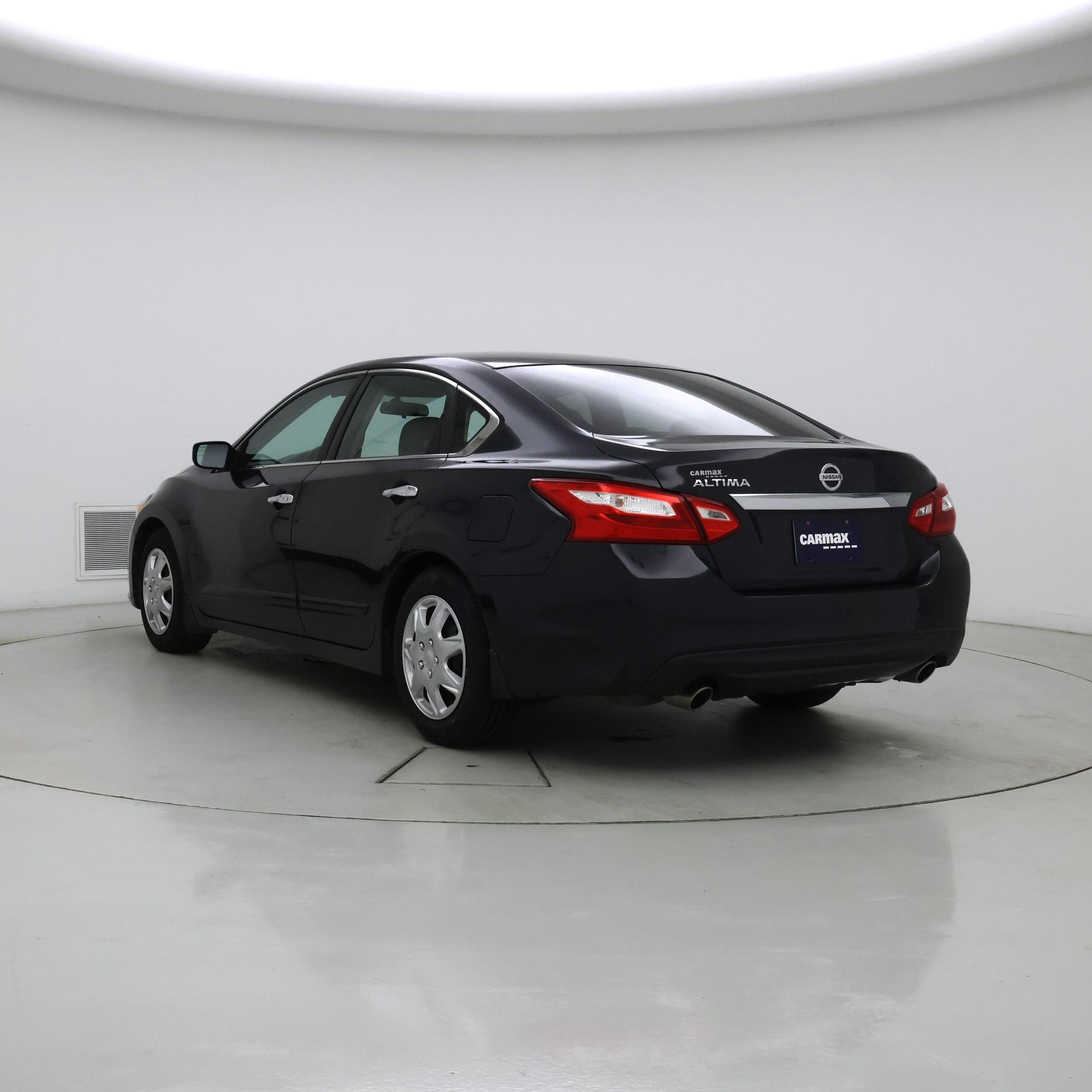 Thumbnail: 2017 Nissan Altima - 2